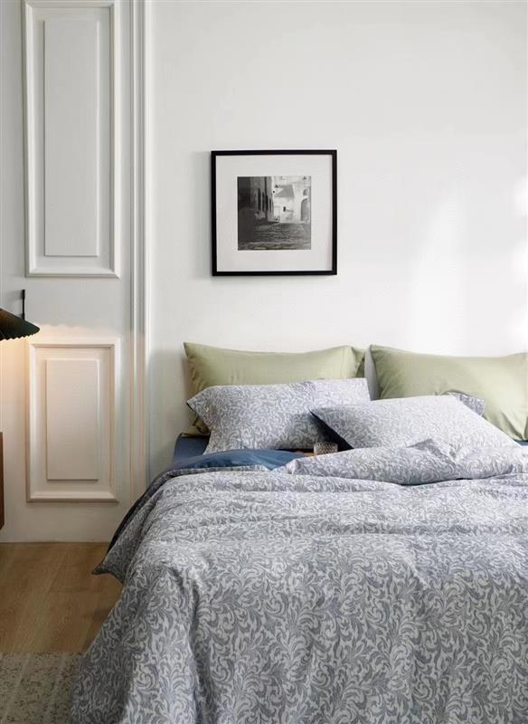 Jaqcuard Floral Weave Grey Bedding Set-KING Coverlet Sets| Roots Furniture