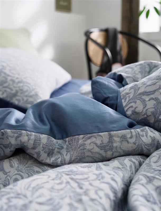 Jaqcuard Floral Weave Grey Bedding Set-KING Coverlet Sets| Roots Furniture