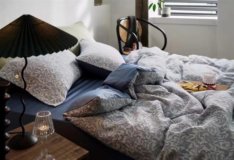 Jaqcuard Floral Weave Grey Bedding Set-KING Coverlet Sets| Roots Furniture