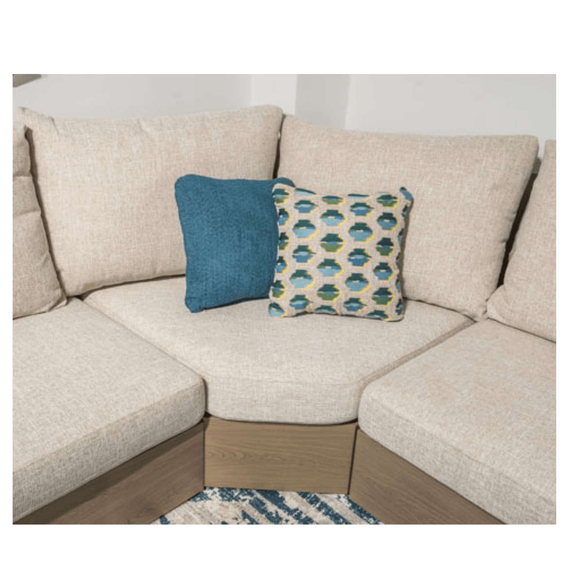 Kimpton Isle Set Outdoor Sectionals| Ashley Homestore
