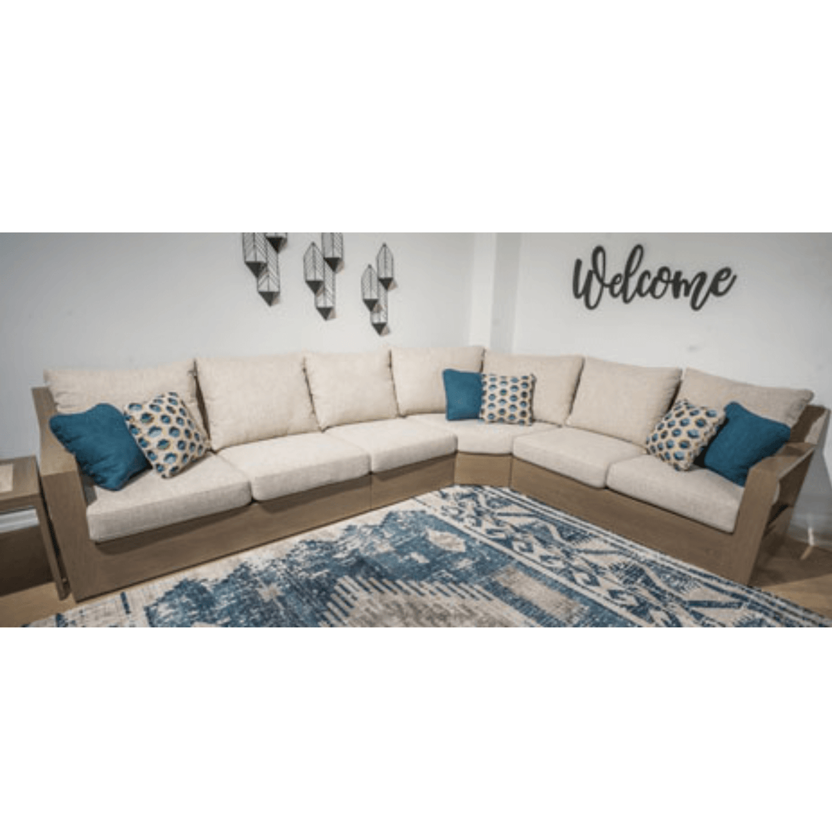 Kimpton Isle Set Outdoor Sectionals| Ashley Homestore
