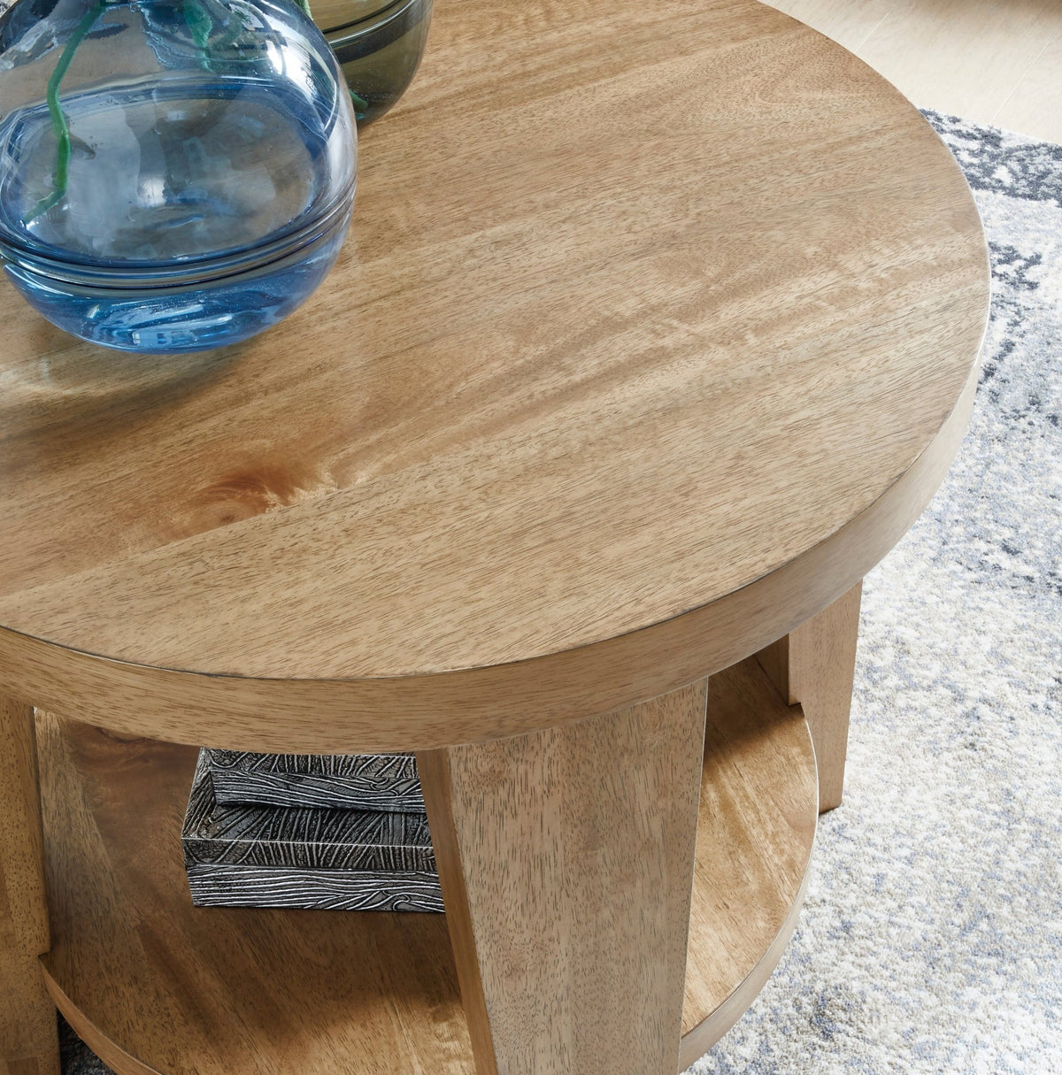 Kristiland End Table Accent & End Tables| Ashley Homestore