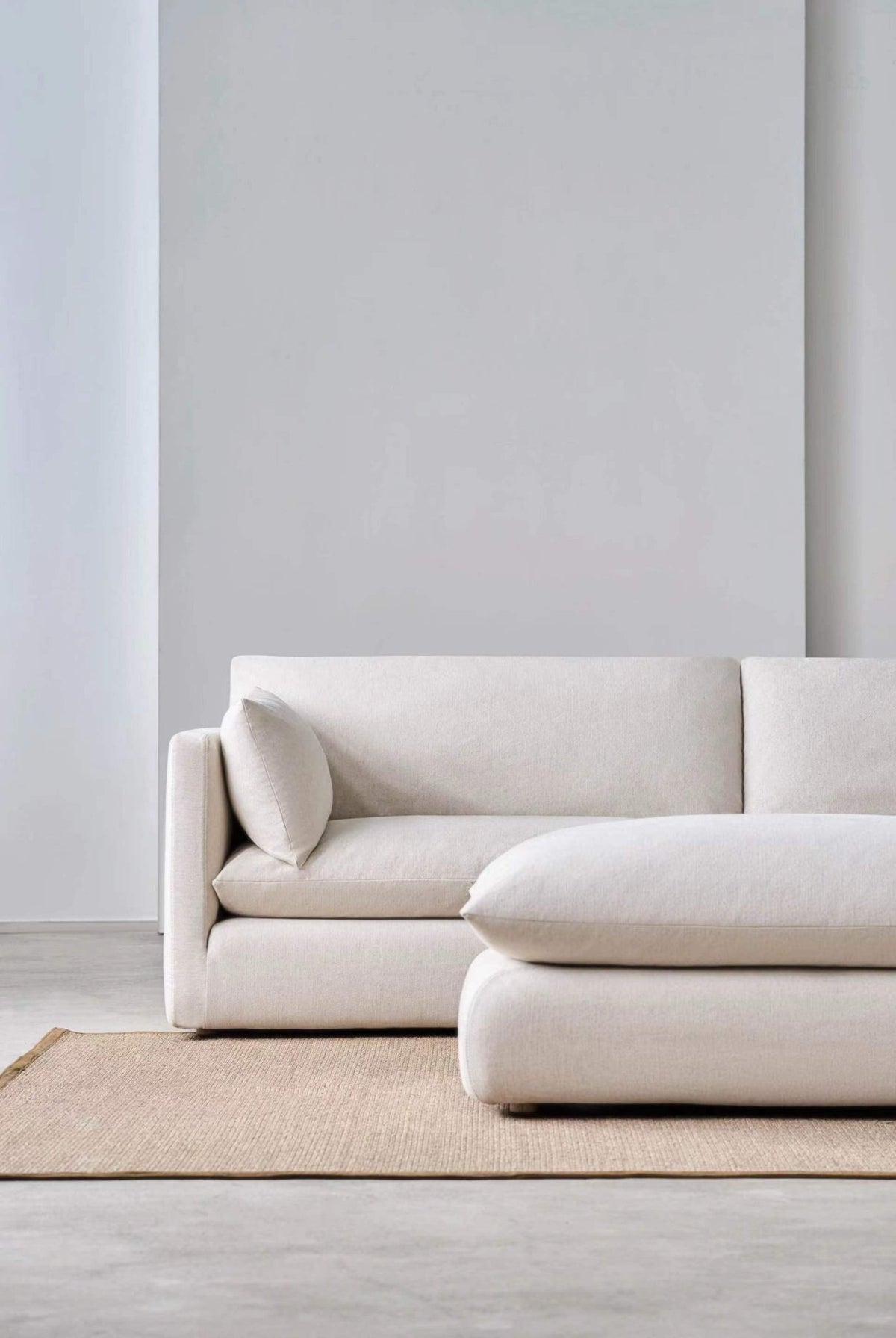 La Jolia Natural Linen Ottoman Sectionals| Roots Furniture