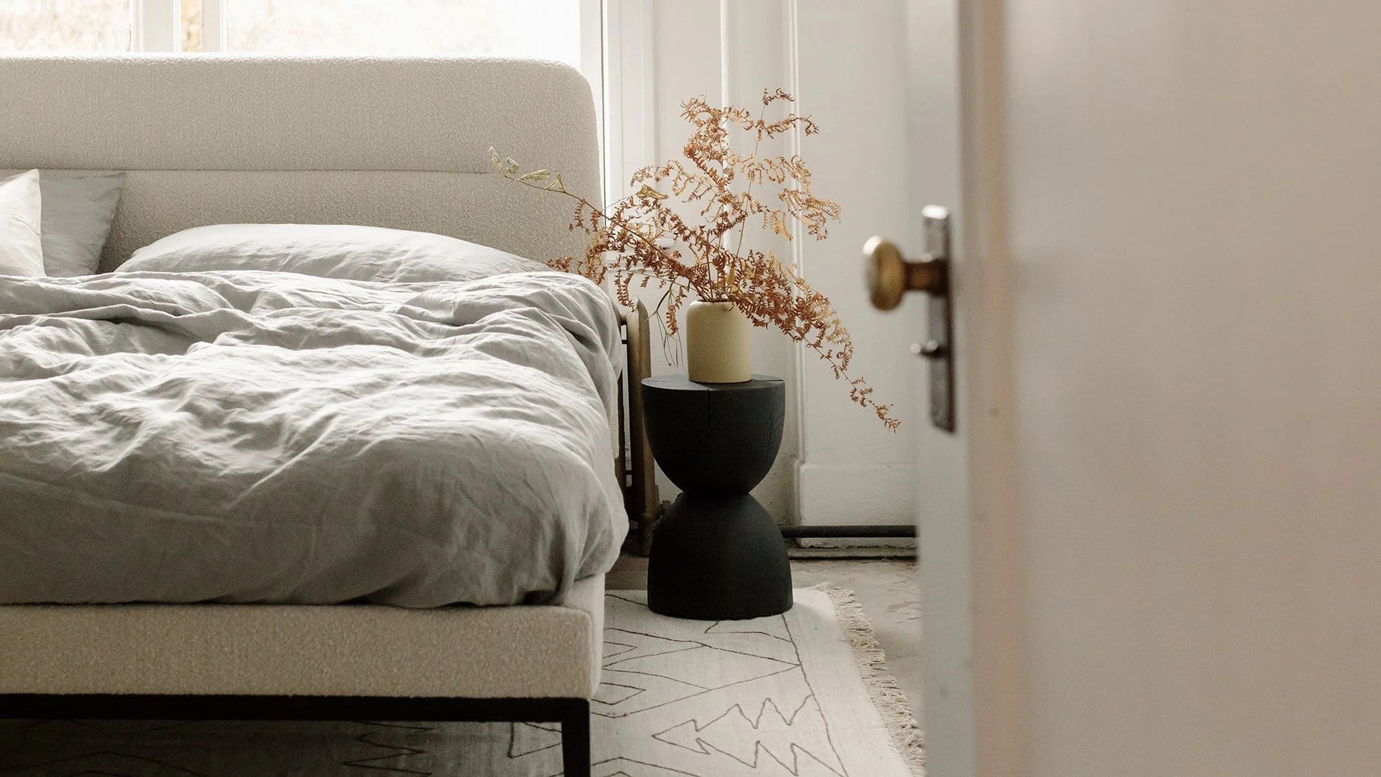 LEAN ON ME BED KING BOUCLE Beds| Moe's Home