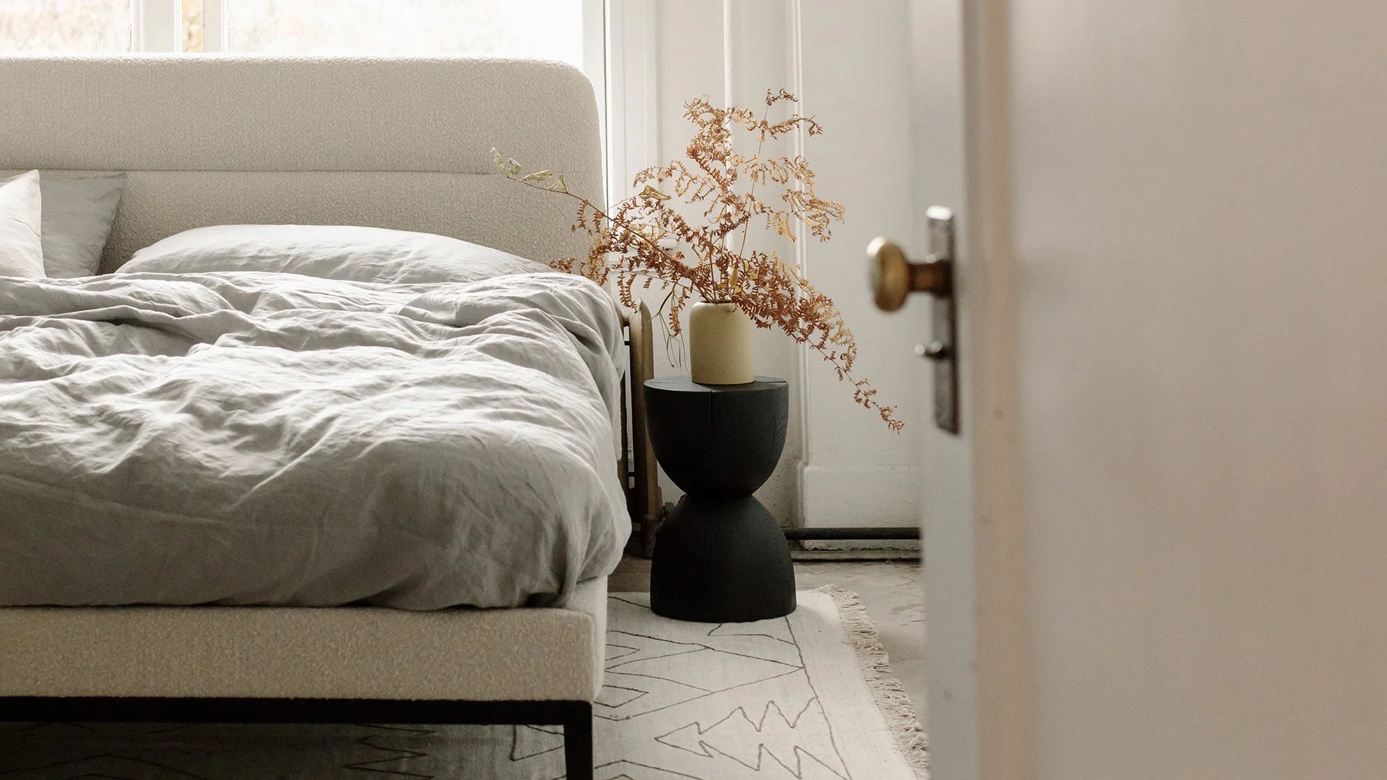 LEAN ON ME BED KING BOUCLE Beds| Moe's Home