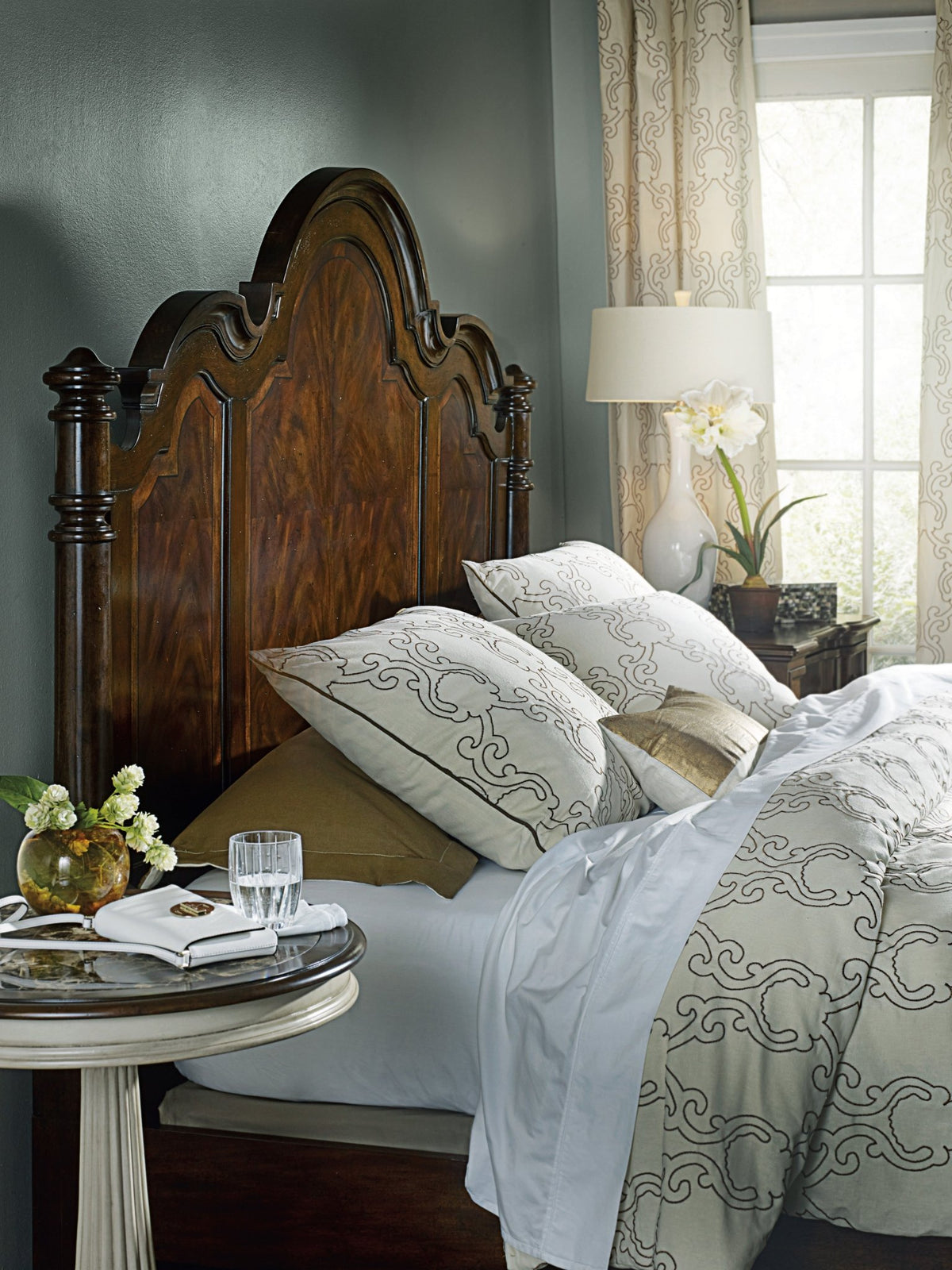 Leesburg California King Poster Bed Beds| Hooker
