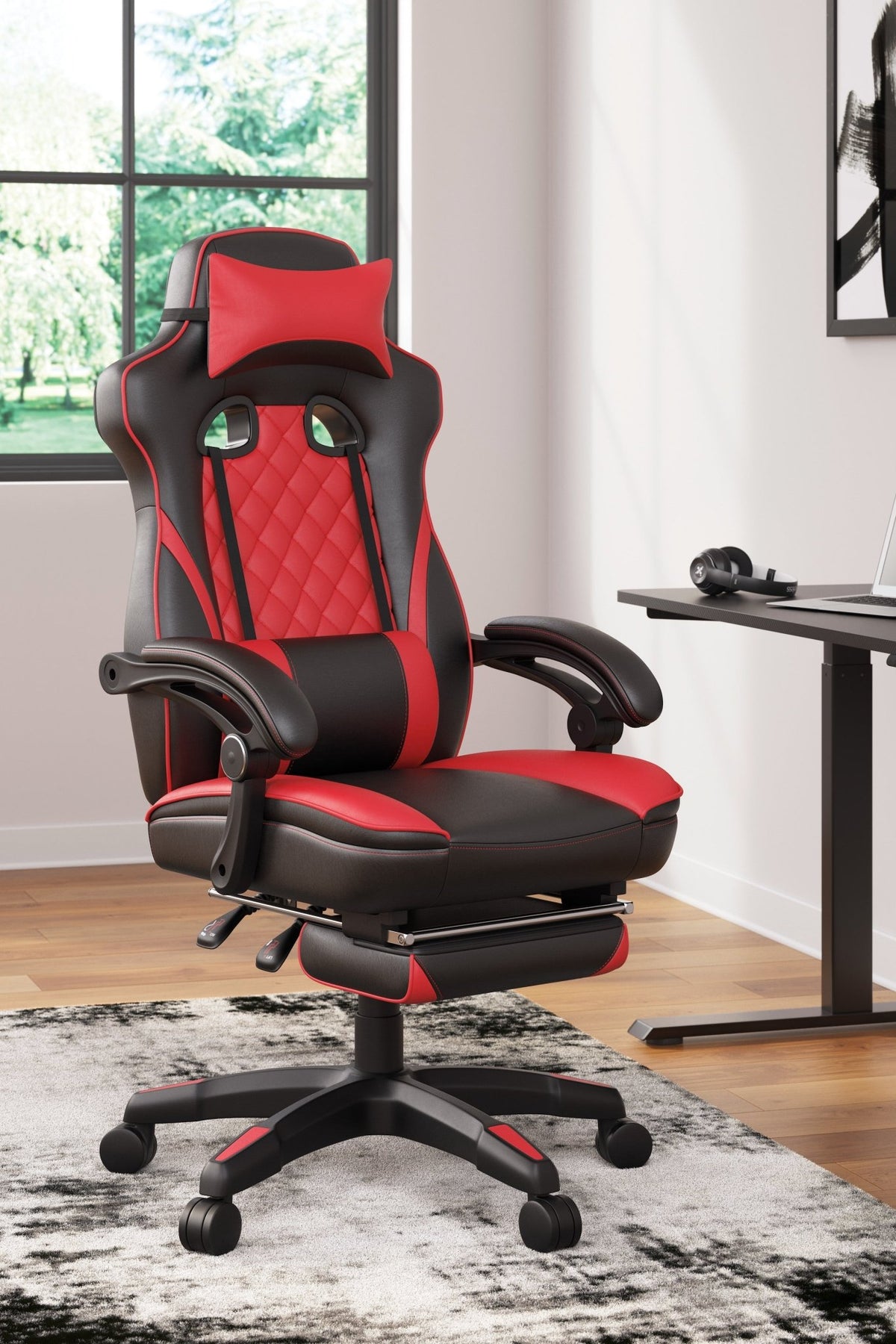 Lynxtyn Home Office Swivel Desk Chair Office Chairs| Ashley Homestore