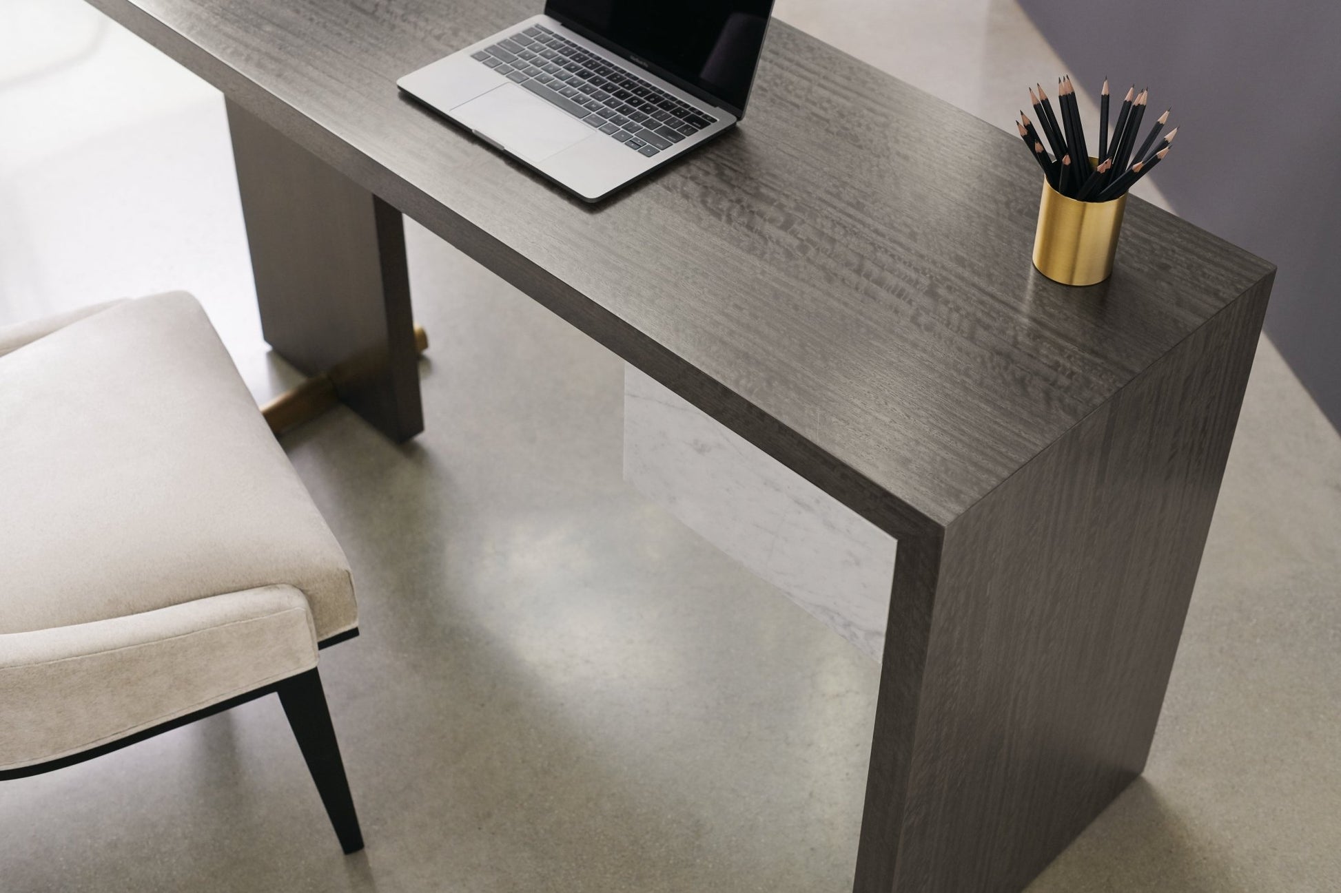MODERN EDGE - DESK Office Desks| Caracole