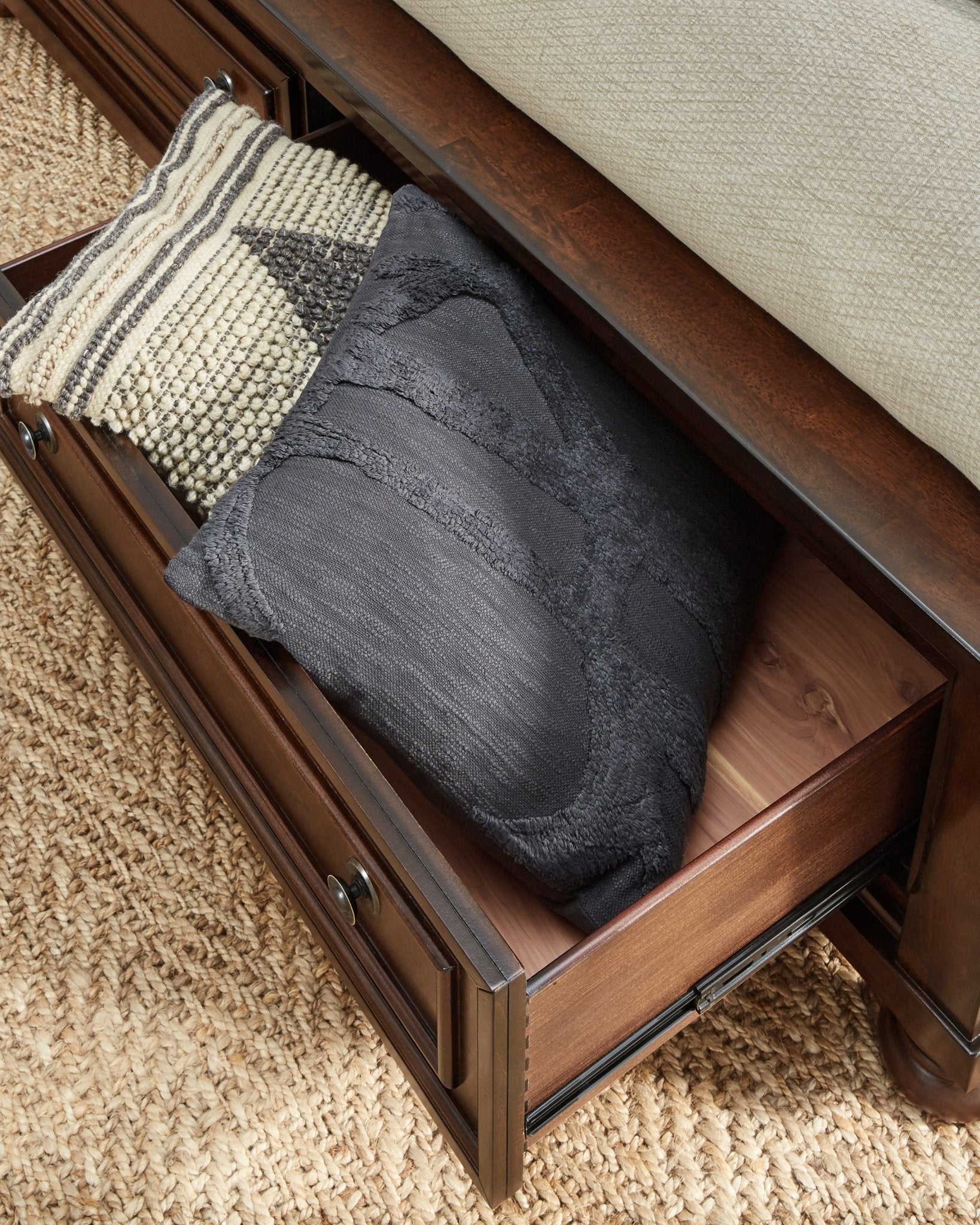 Porter Queen Sliegh Bed Beds| Ashley Homestore
