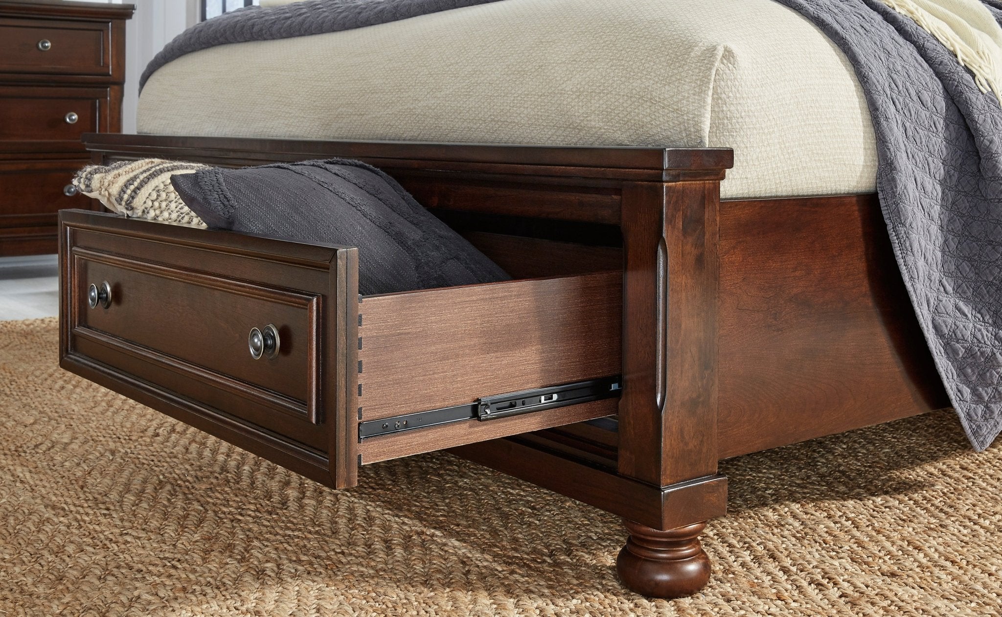 Porter Queen Sliegh Bed Beds| Ashley Homestore
