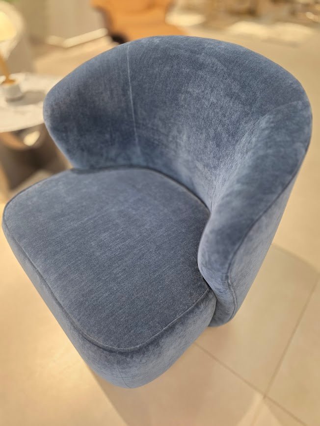 Raising Set Sectionals| Roots Furniture
