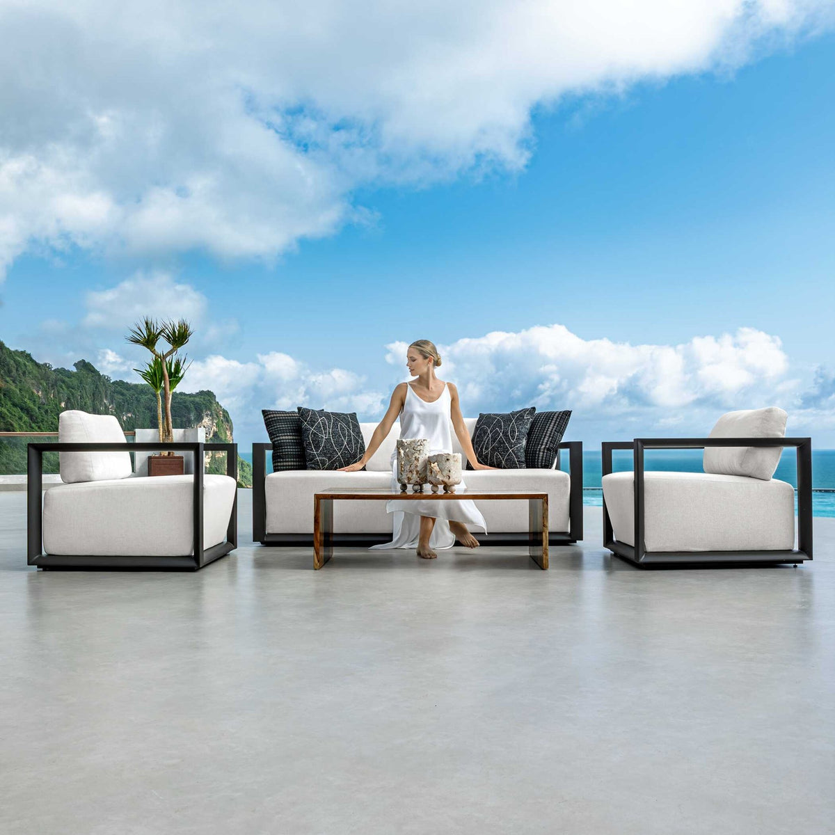 Remsen Outdoor Lounge Chair Outdoor Chairs| Uttermost