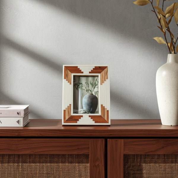 RESIN, 4X6 CASCADING WOOD PHOTO FRAME, WHITE Photo Frames| Sagebrook Home