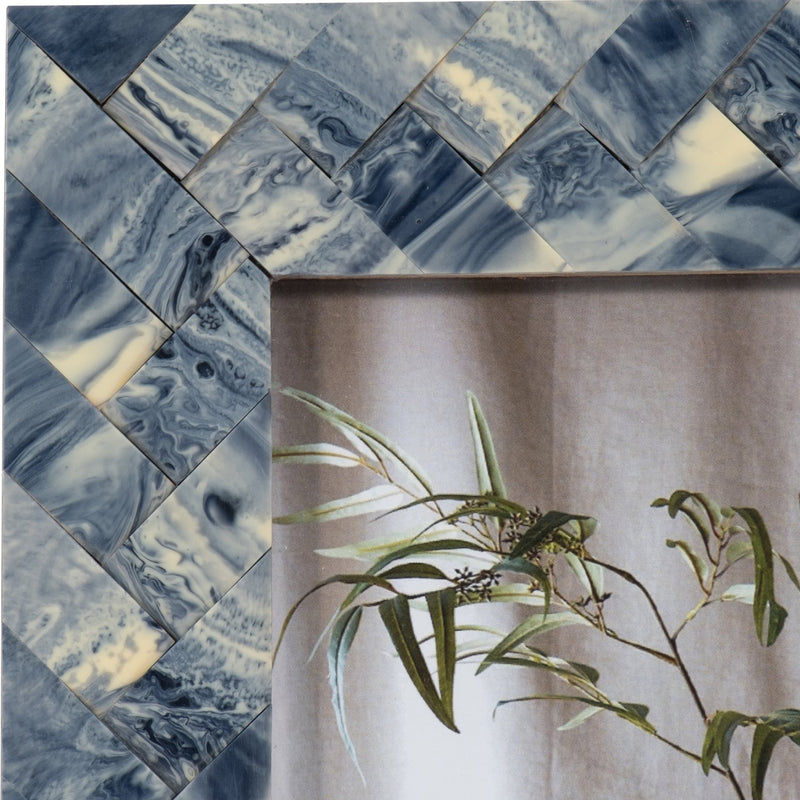 RESIN, 5X7 WOVEN PHOTO FRAME, BLUE/IVORY - Al Rugaib Furniture