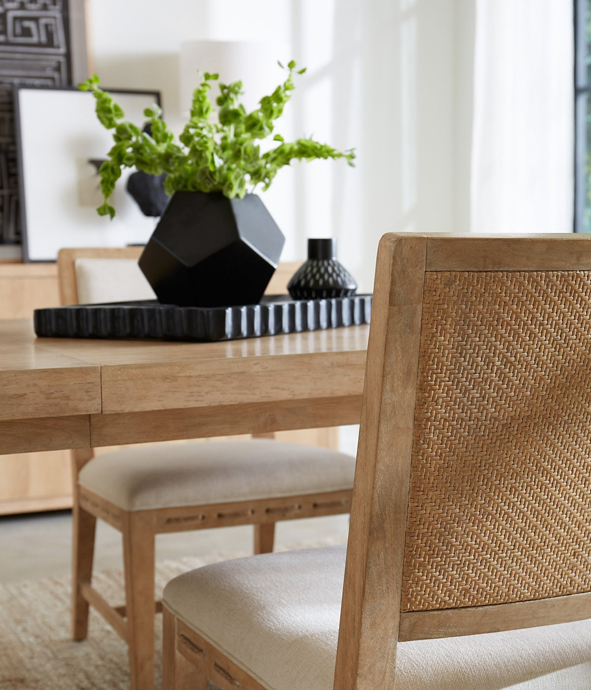 Retreat Rectangle Dining Table with 1-22in Leaf Dining Tables| Hooker