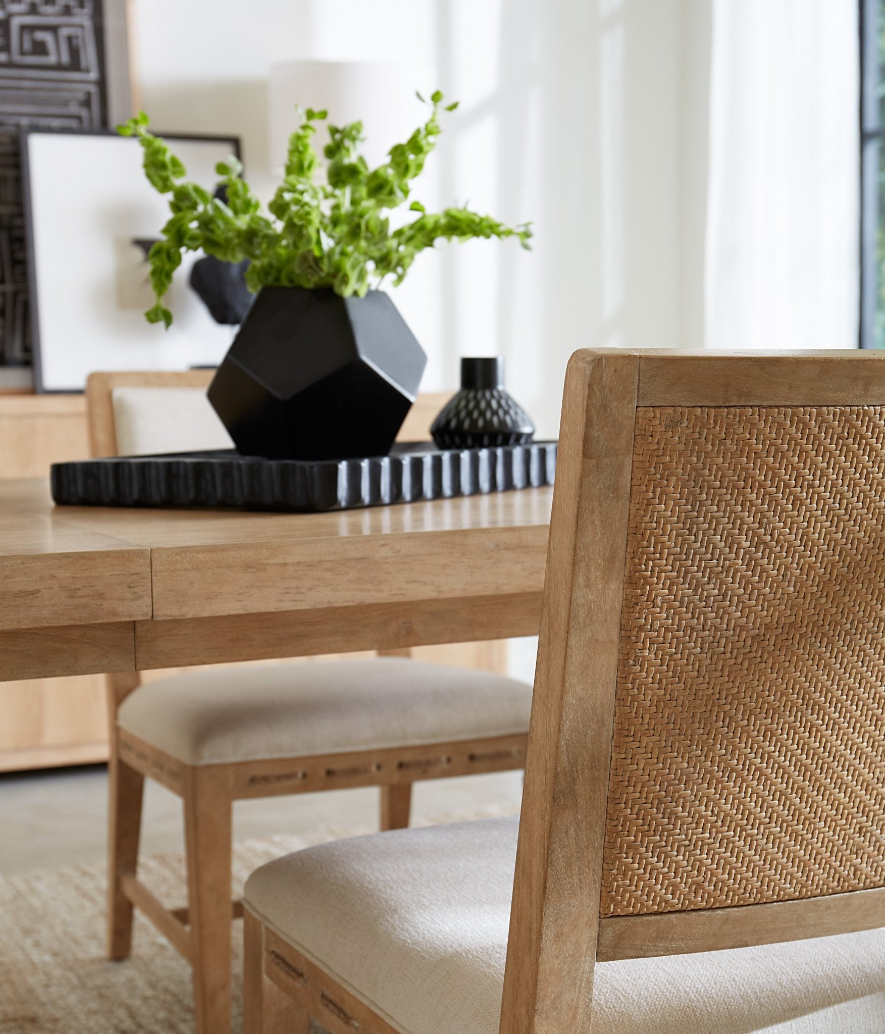 Retreat Rectangle Dining Table with 1-22in Leaf Dining Tables| Hooker