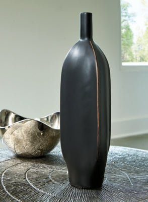 Rhaveney Vase (Set of 3) Vases and Jars| Ashley Homestore
