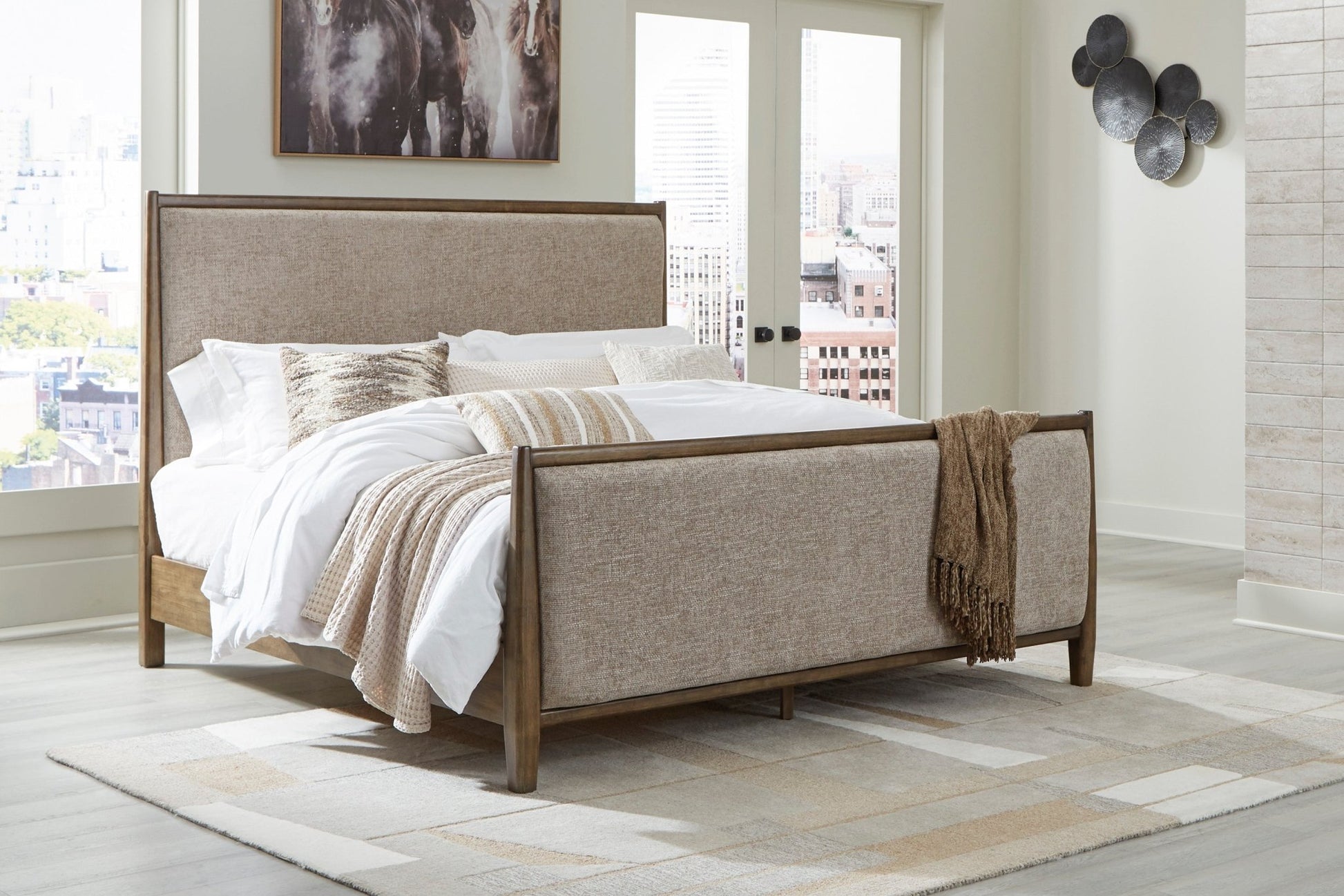 Roanhowe King Bed Beds| Ashley Homestore