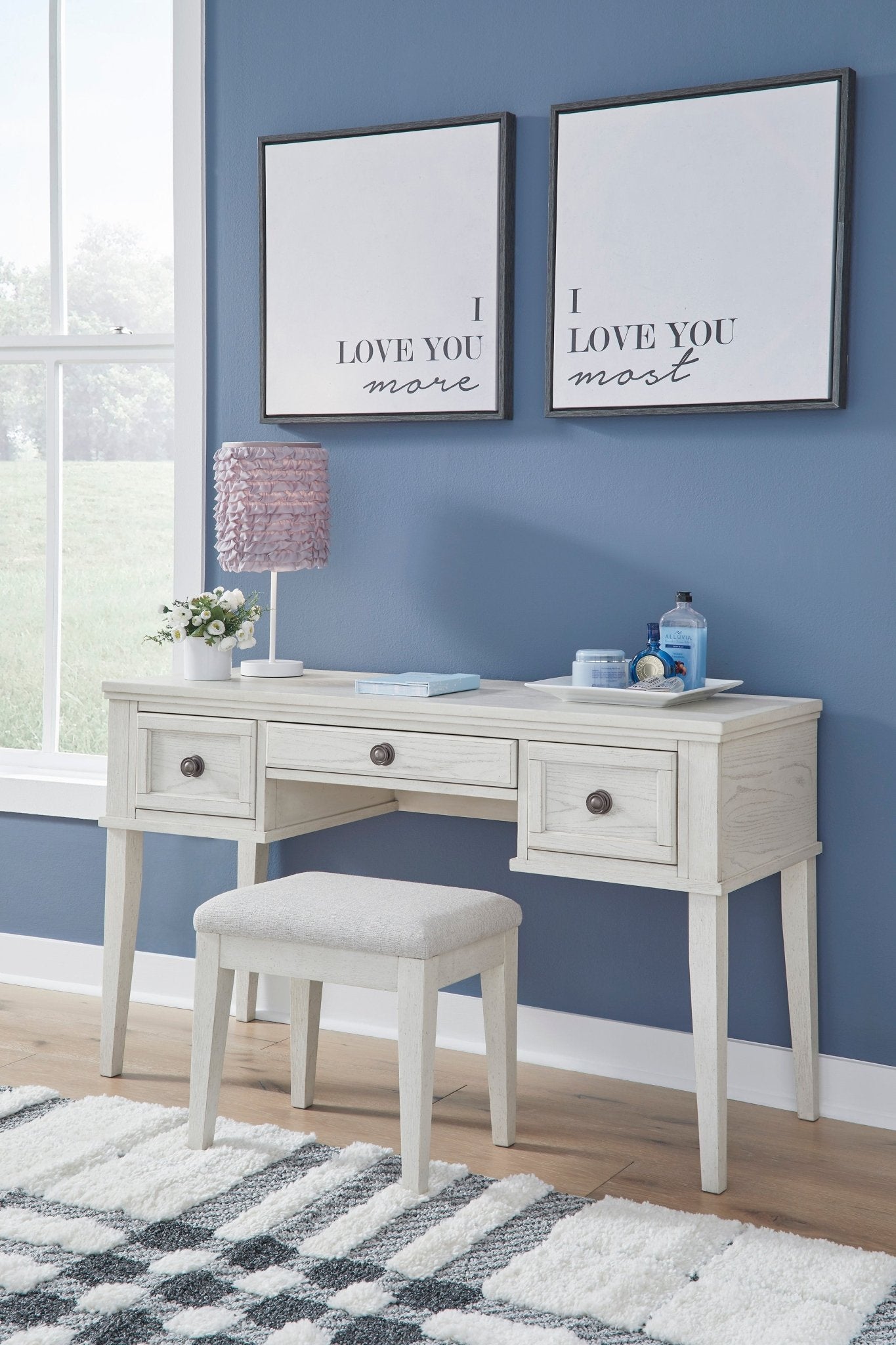 Robbinsdale Vanity with Stool Kid Beds| Ashley Homestore