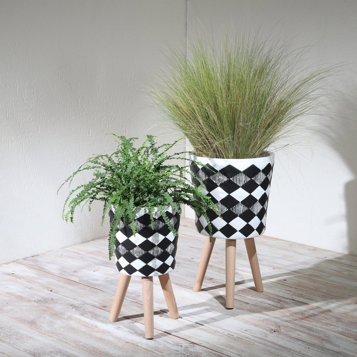 S/2 10/12" Diamond Planter W/ Wood Legs, Black(Kd) Outdoor Planters| Sagebrook Home