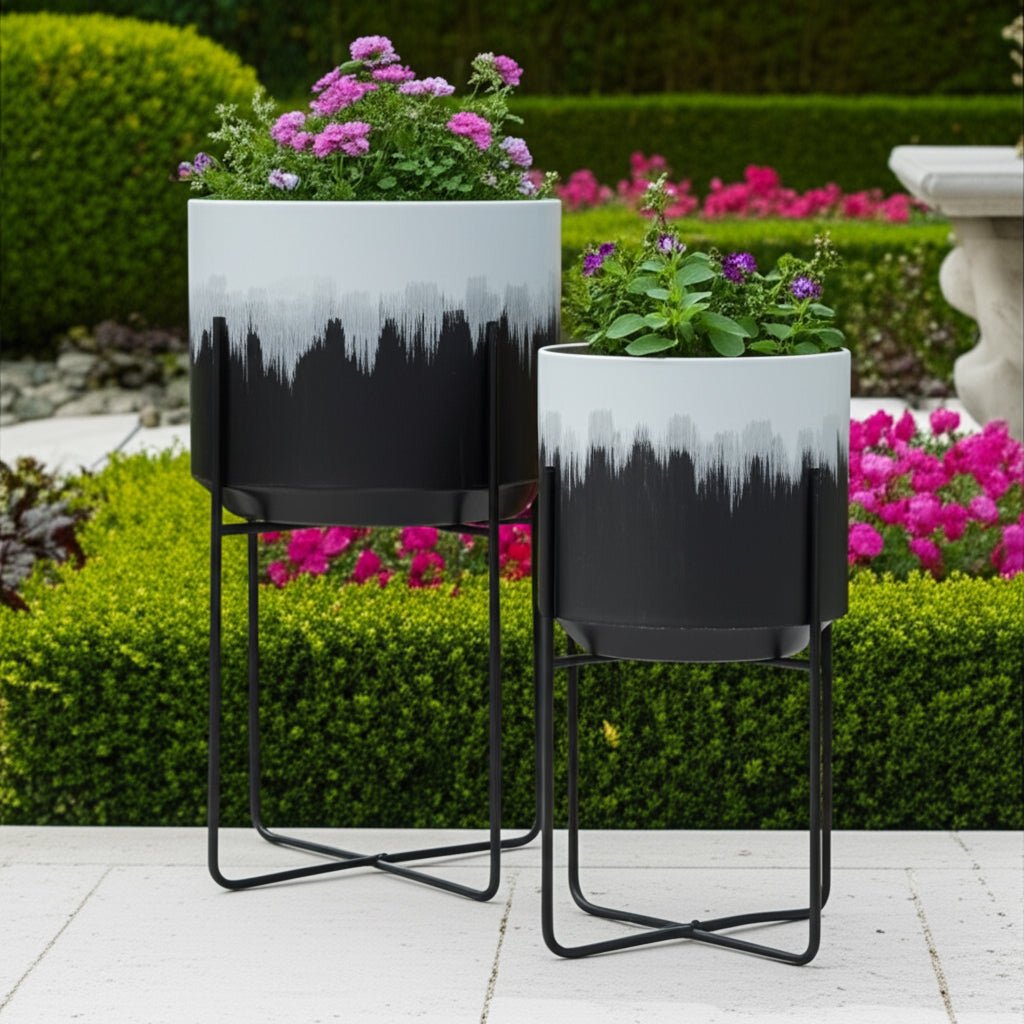 S/2 19/23" Metal Planters On Stands, White/blk Kd Planter| Sagebrook Home
