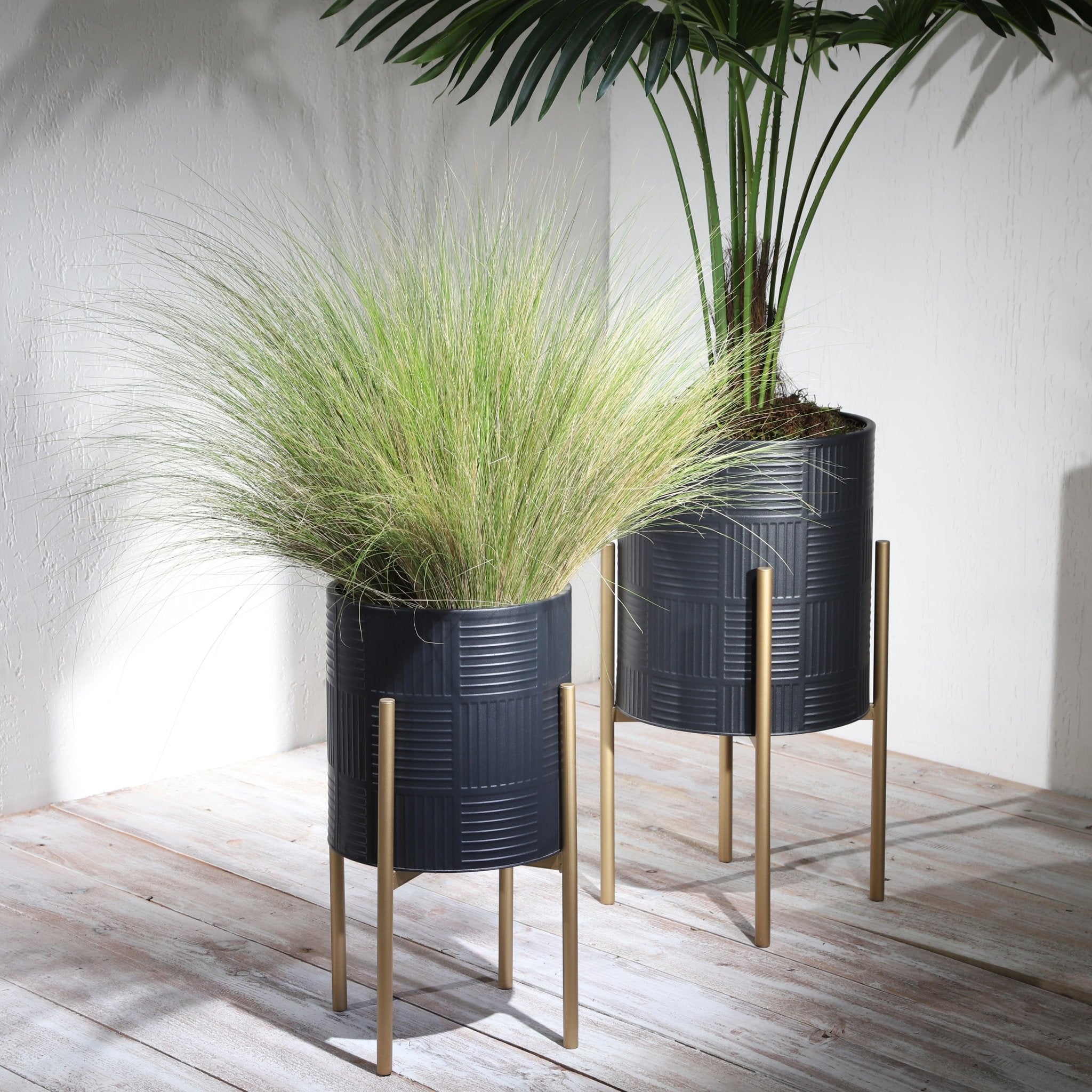 S/2 PLANTER W/ LINES ON METAL STAND, BLACK/GOLD Outdoor Planters| Sagebrook Home