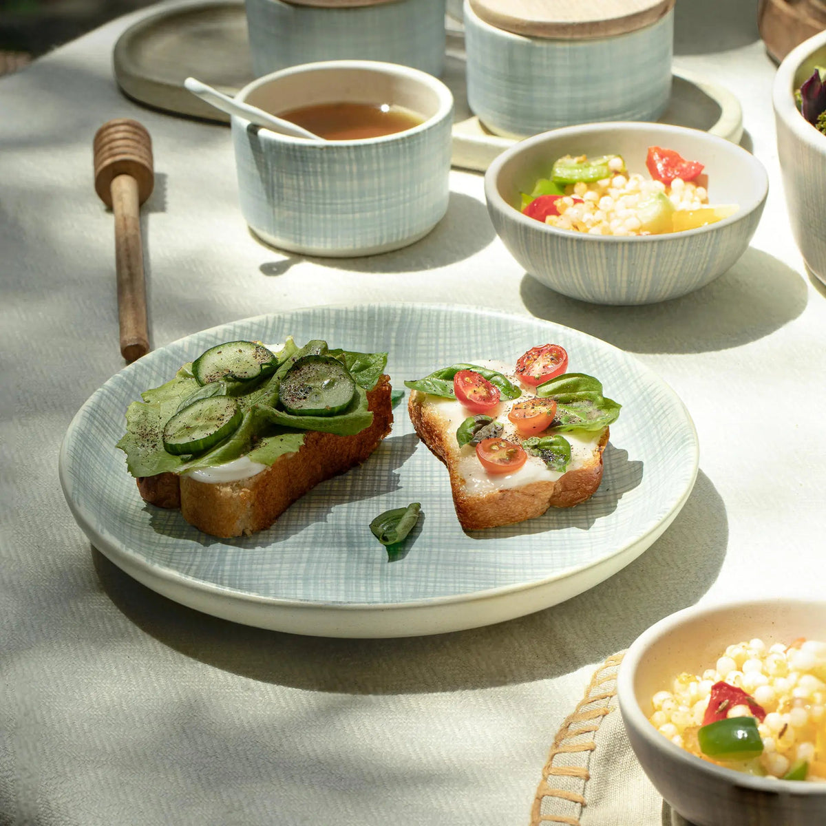 Saan Ceramic Dessert Plate Box| Roots Furniture