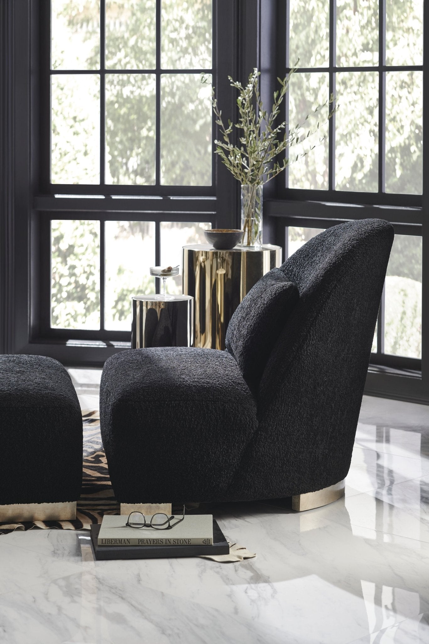Signature Metropolitan - Round About-Tall Accent & End Tables| Caracole