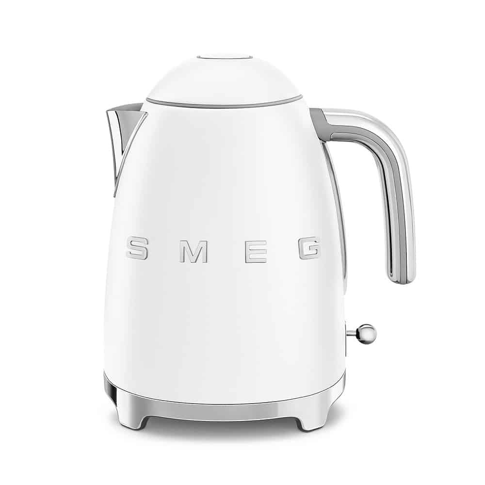 Smeg 50's Style Electric Kettle, White Matteغلاية سميج نمط الخمسينات ريترو، أبيض مطفي Kettles| Smeg