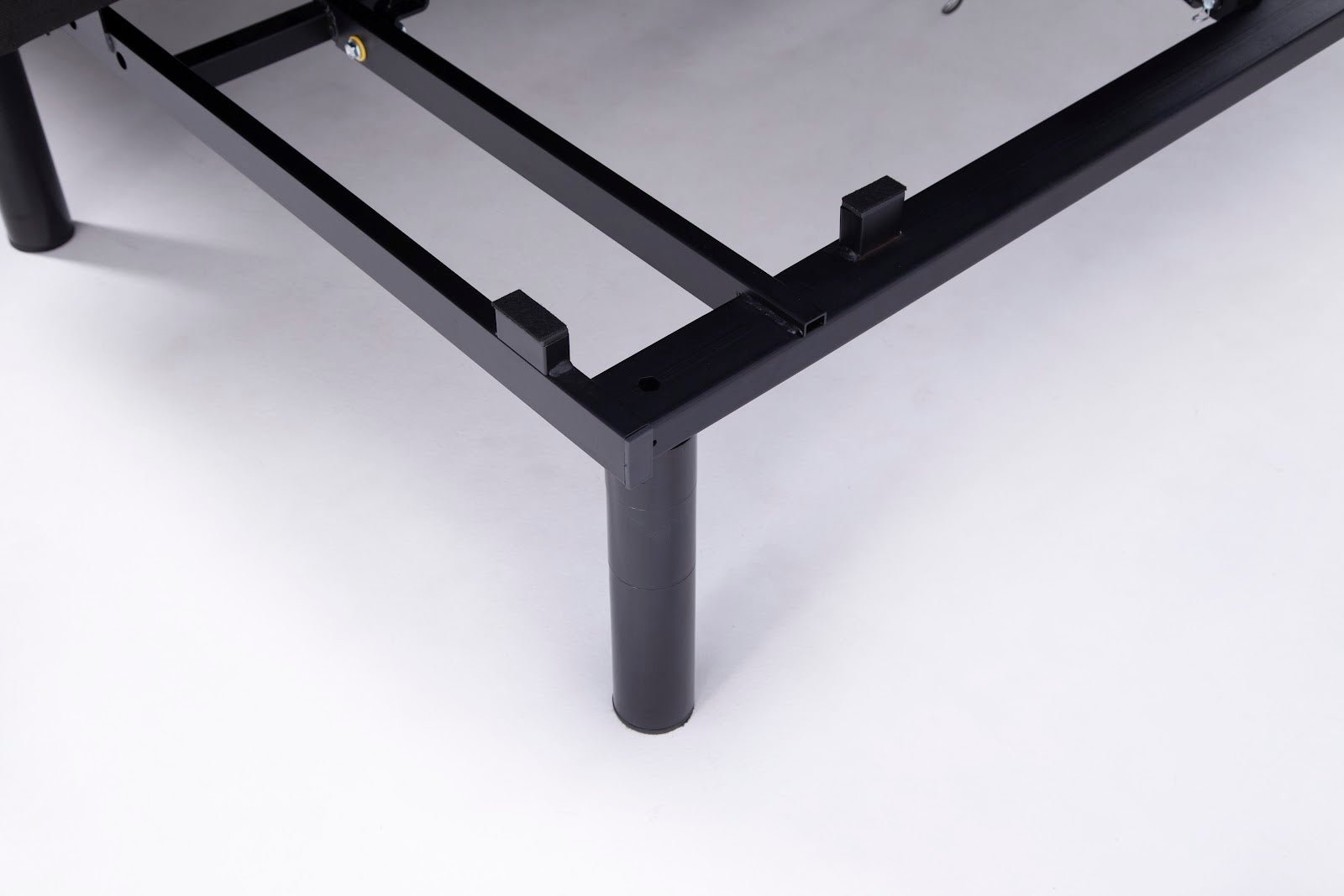 Stretch Plus Powerbase - Cloudy Sleep Adjustable Base| Roots Furniture