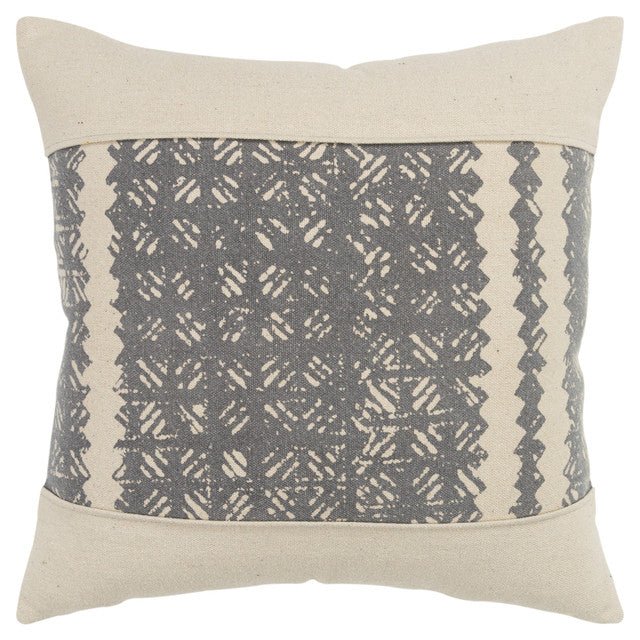 T16940 cushion| Roots Furniture
