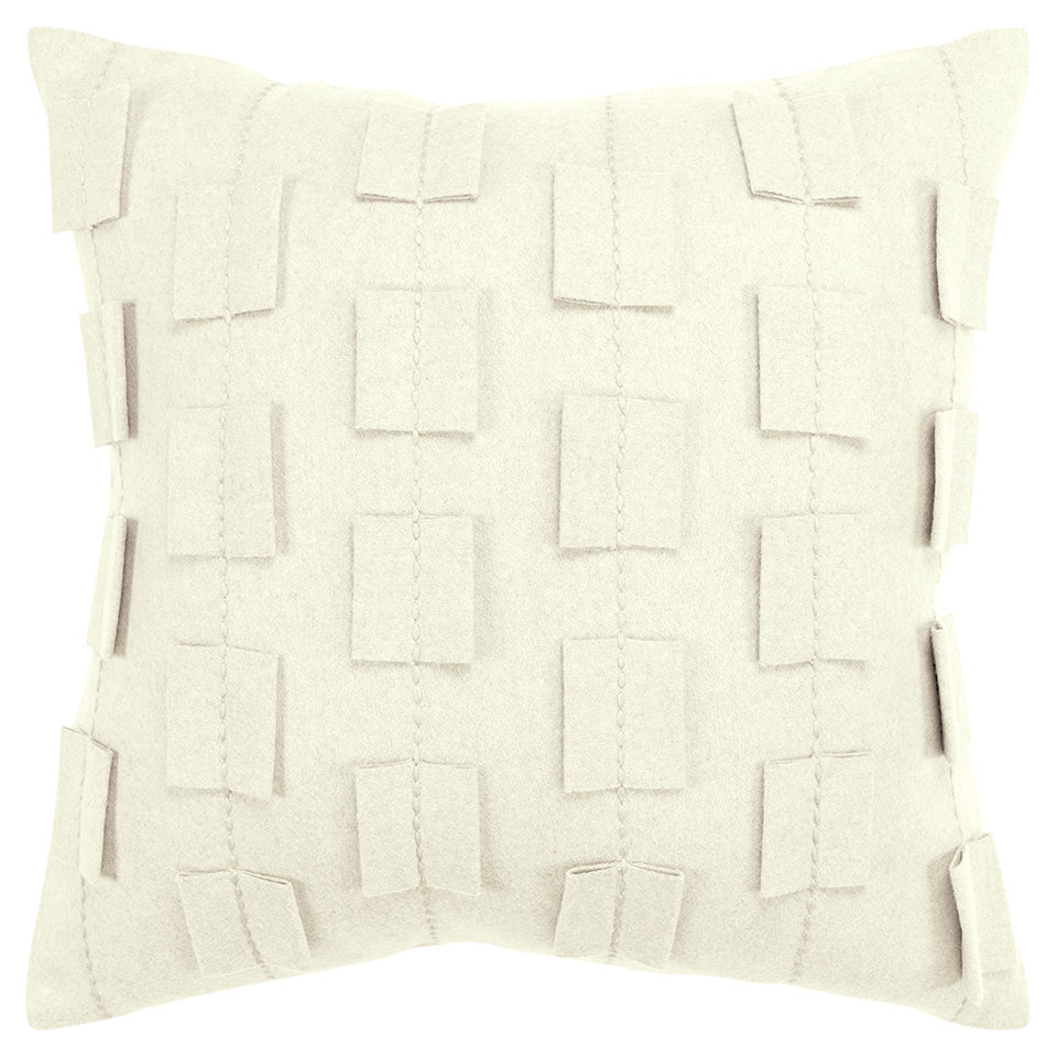 T16967 cushion| Roots Furniture