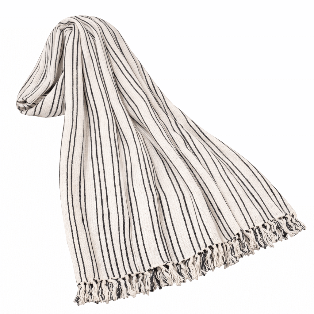 Throwh Throws| Roots Furniture