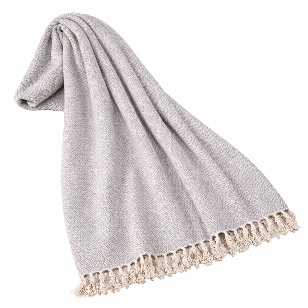 Throwh Throws| Roots Furniture