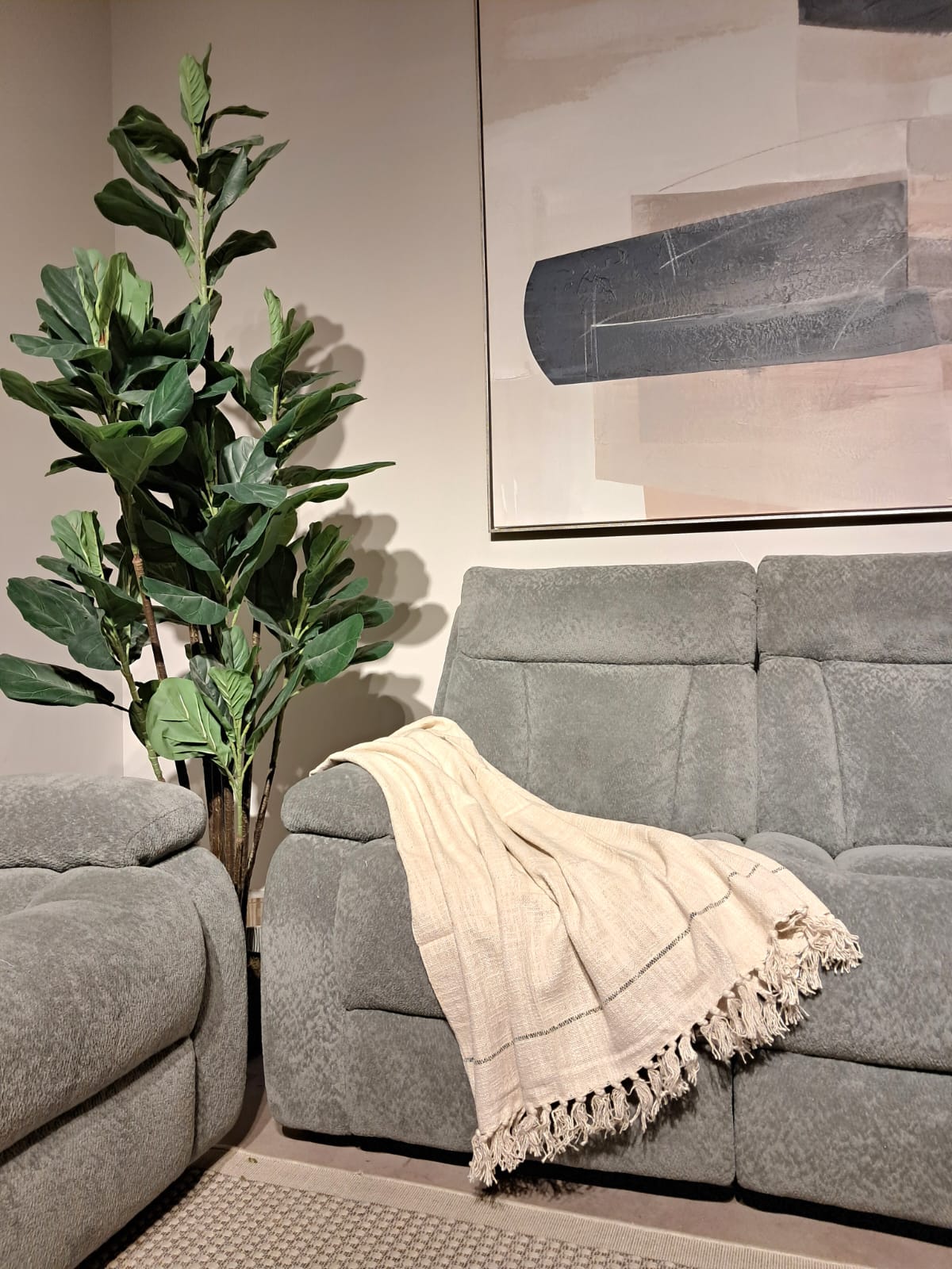 Throwh Throws| Roots Furniture