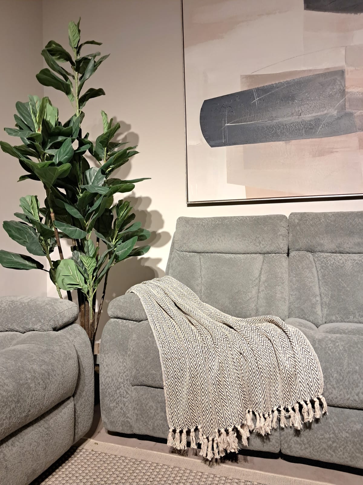 Throwh Throws| Roots Furniture