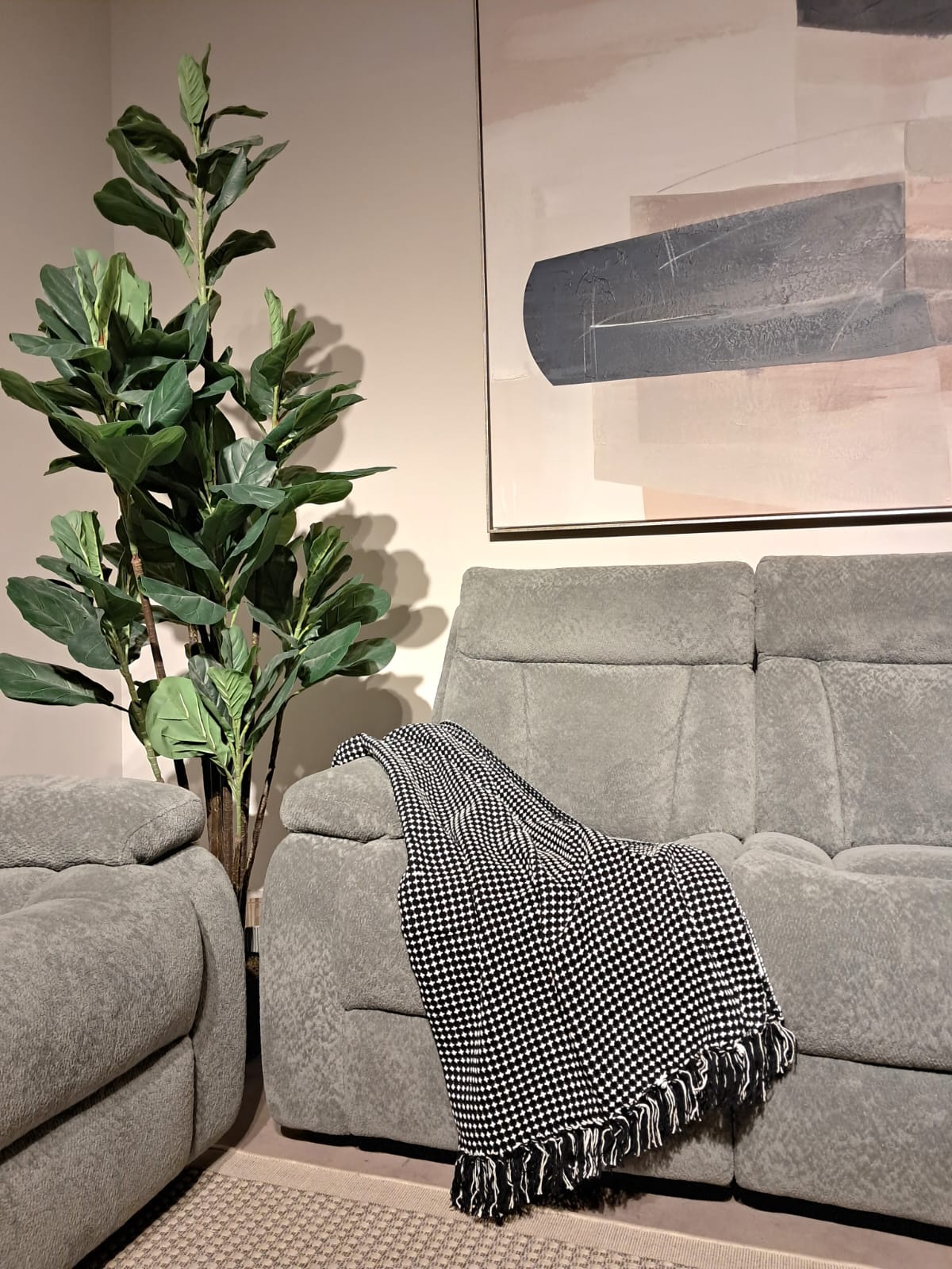 Throwh Throws| Roots Furniture