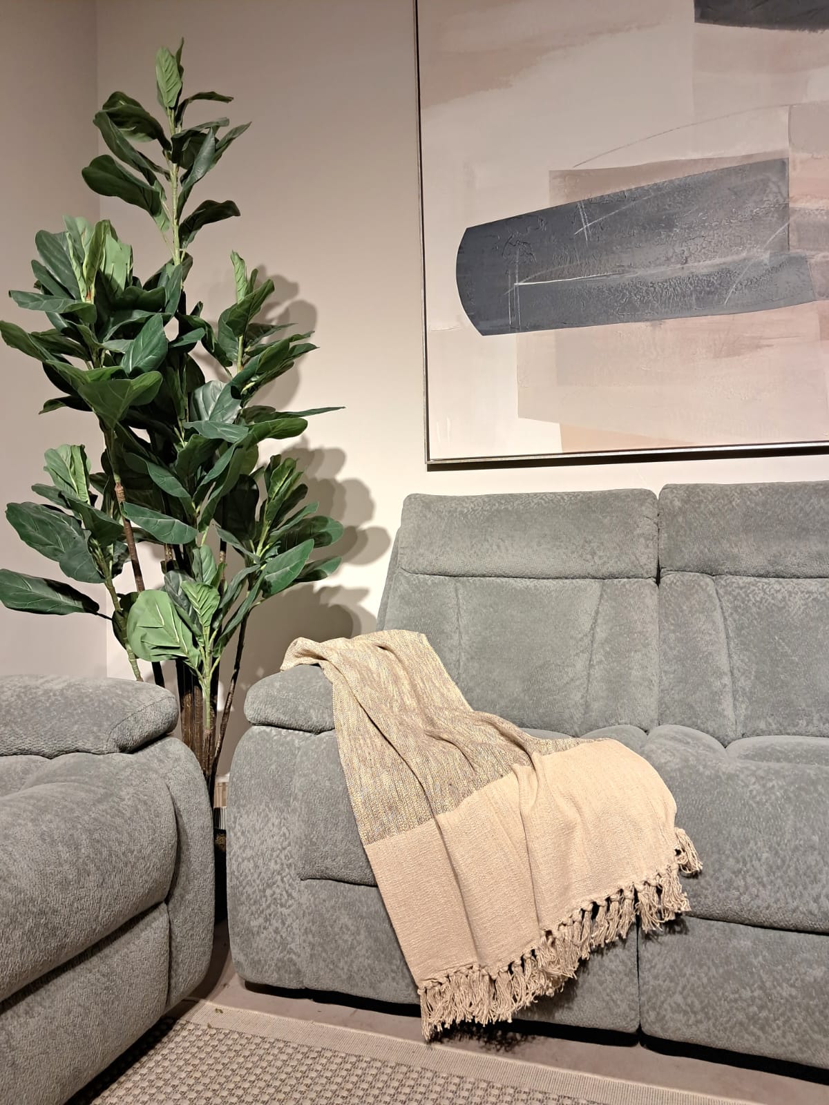 Throwh Throws| Roots Furniture