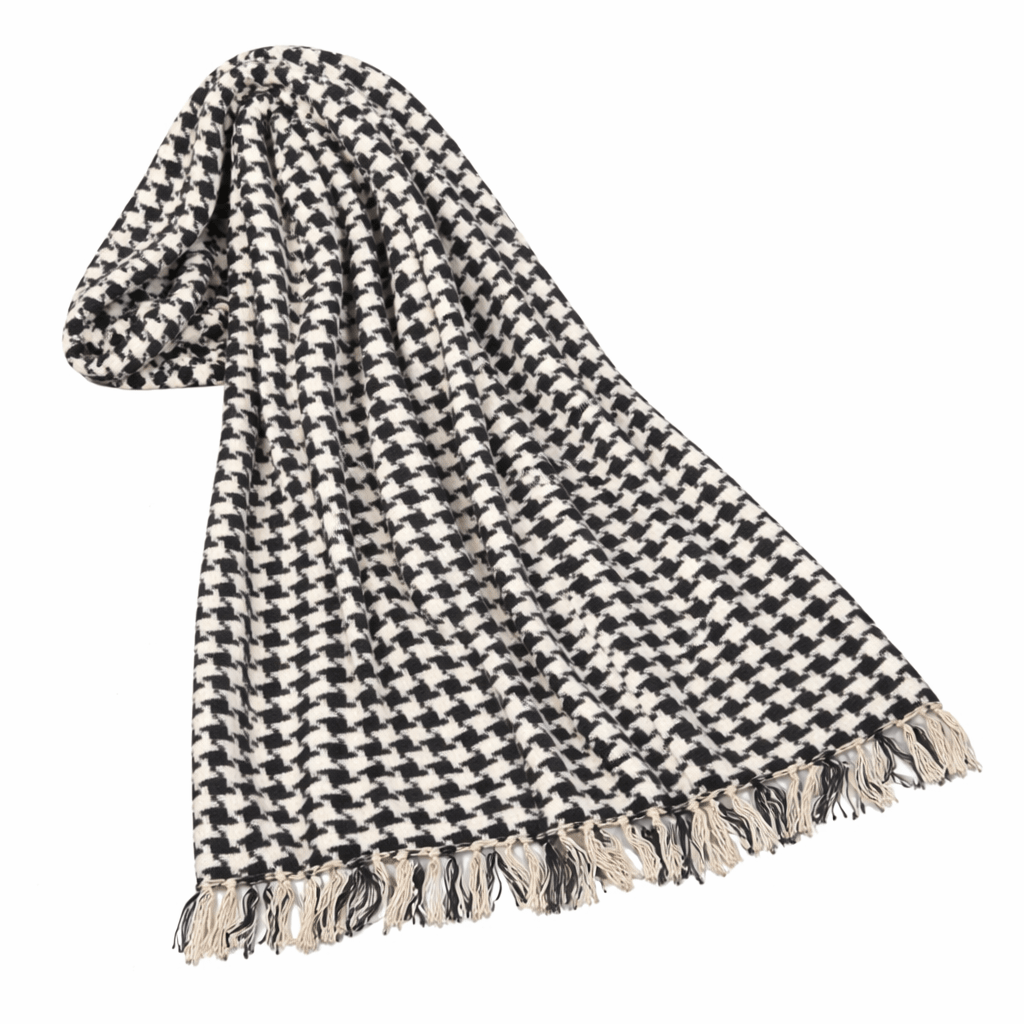 Throwh Throws| Roots Furniture