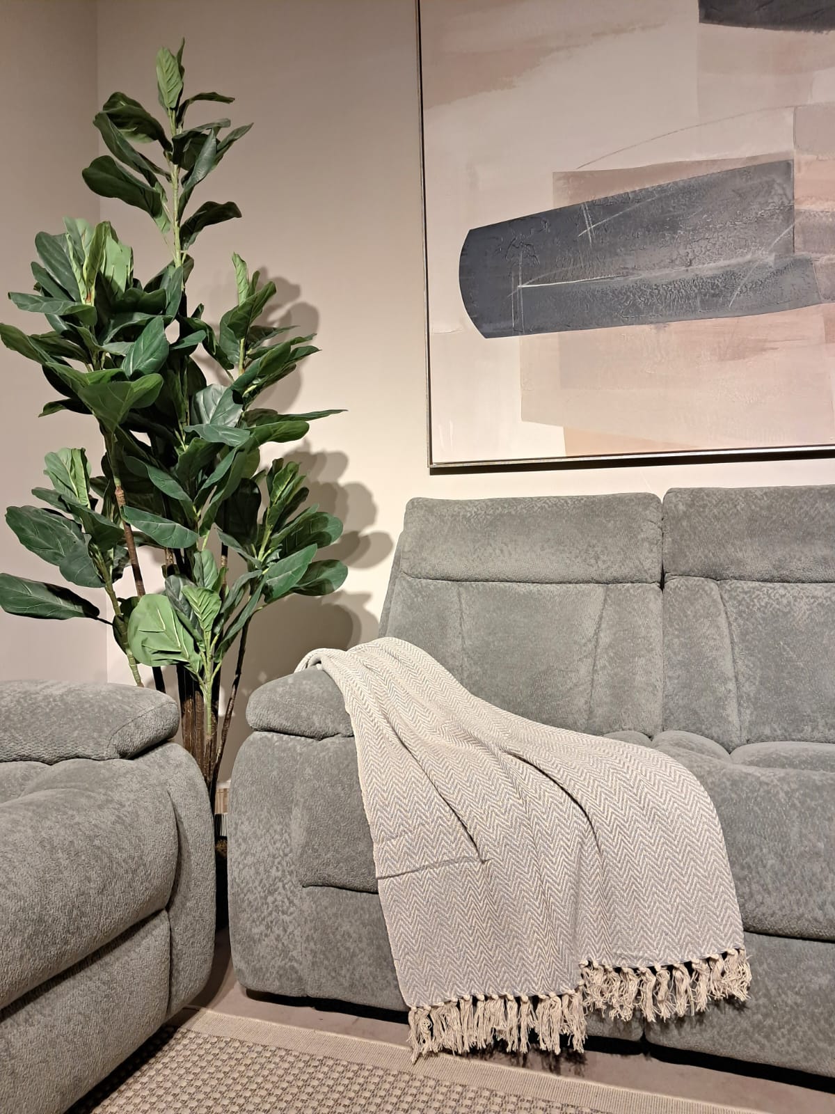 Throwh Throws| Roots Furniture