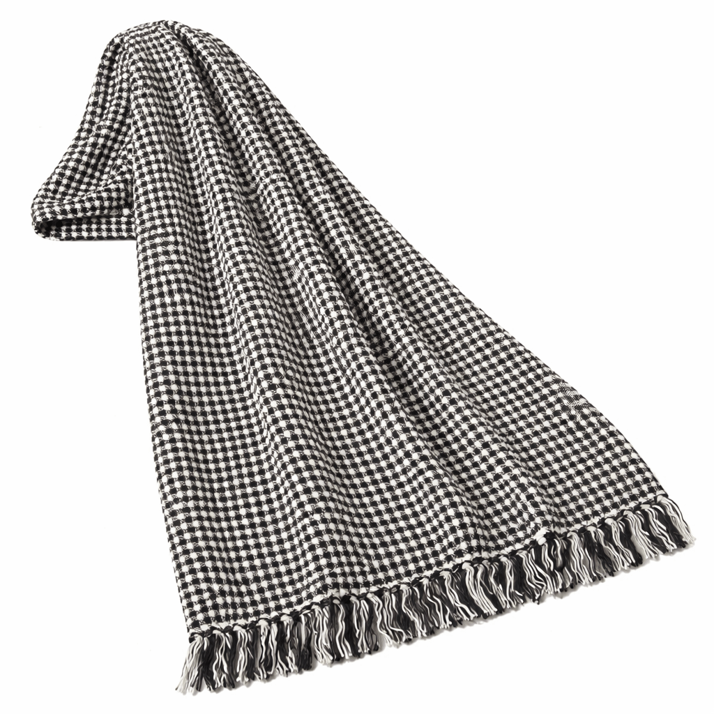 Throwh Throws| Roots Furniture