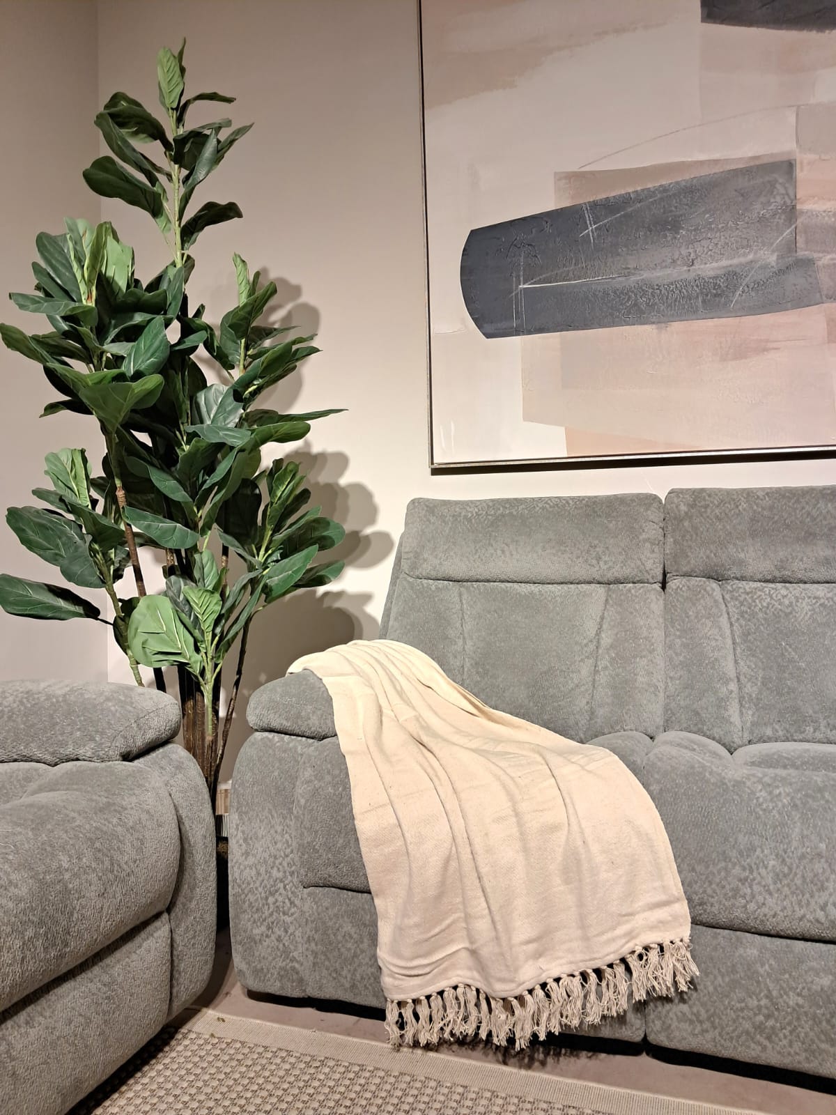 Throwh Throws| Roots Furniture