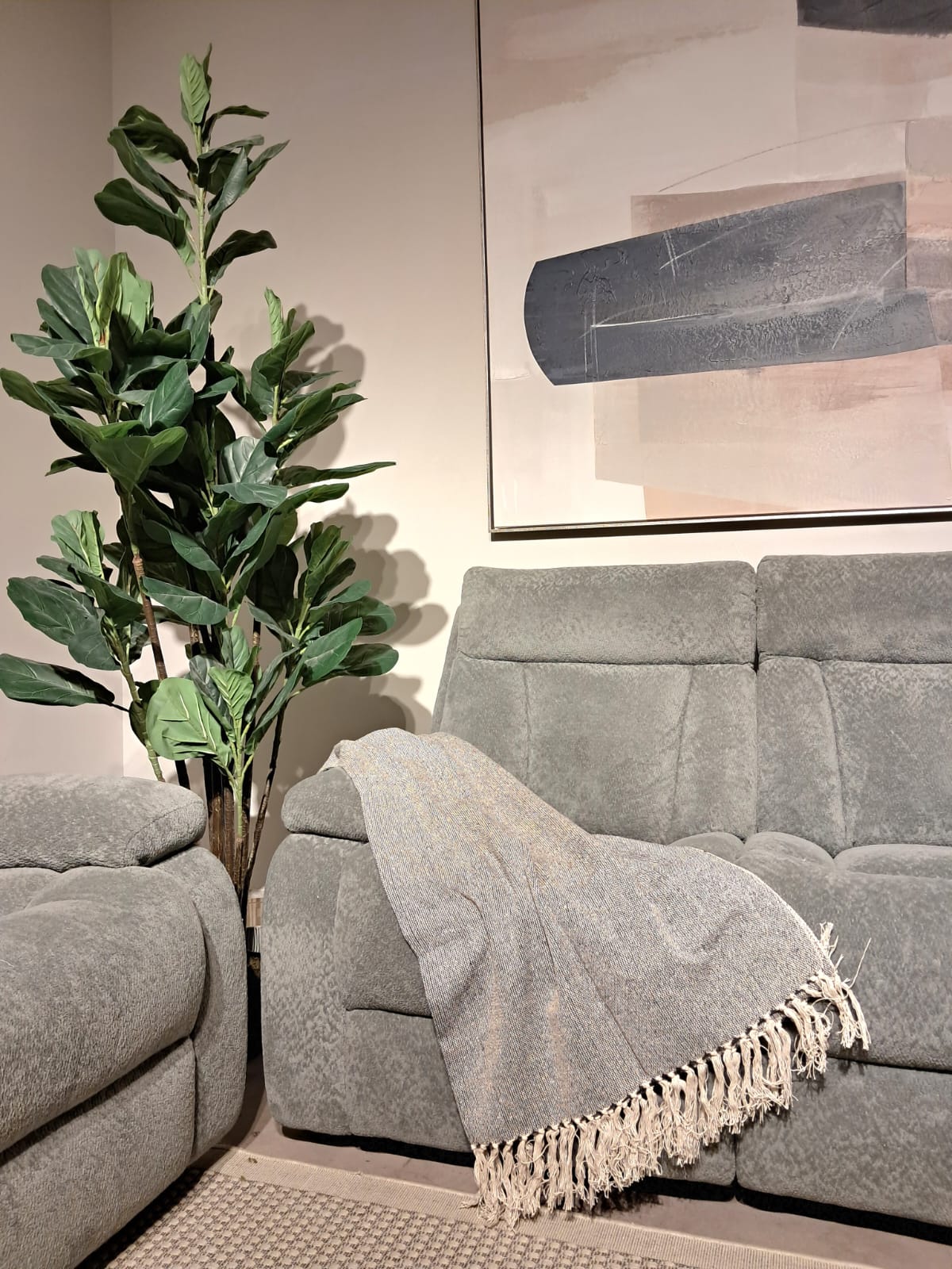 Throwh Throws| Roots Furniture