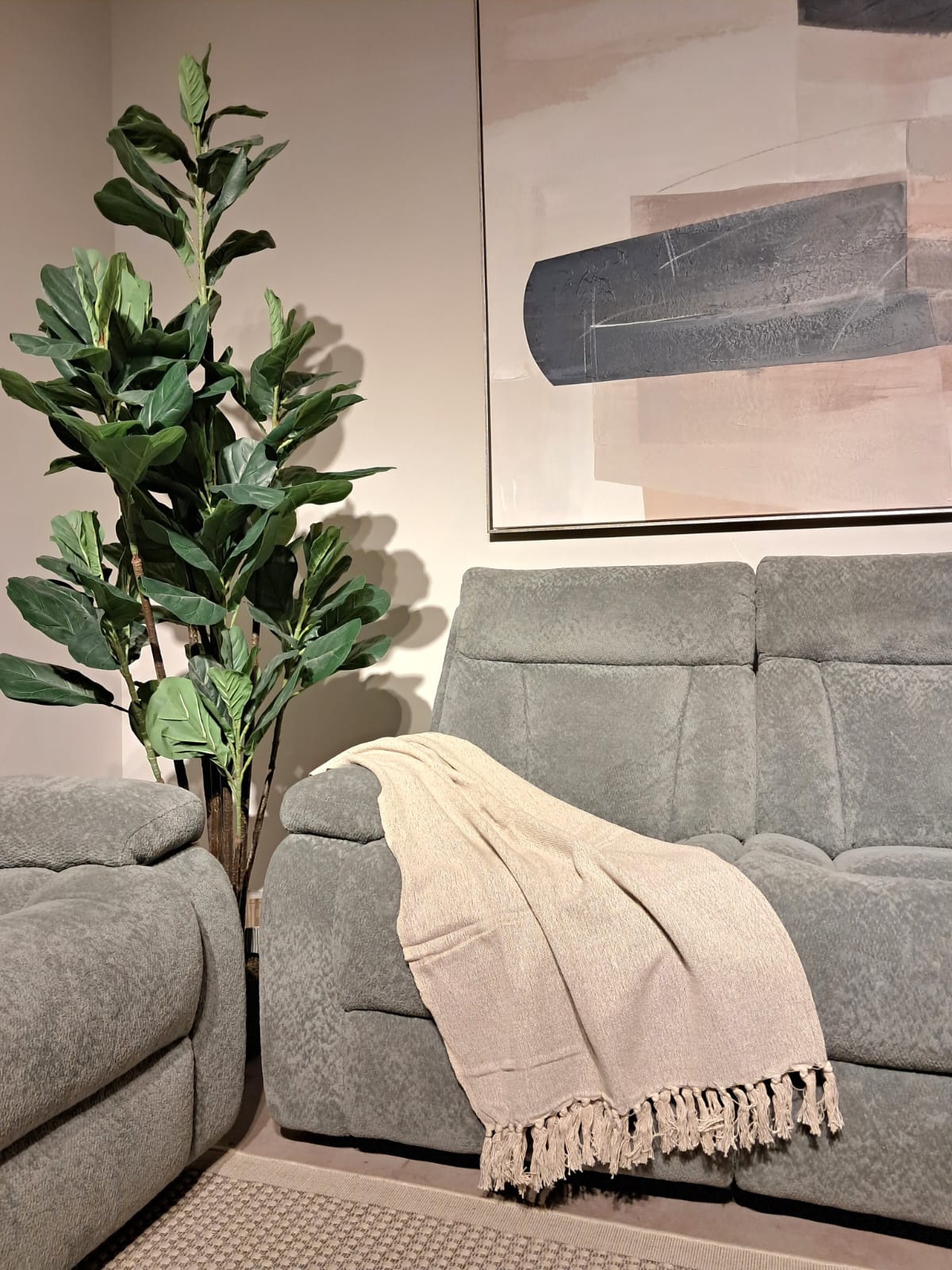 Throwh Throws| Roots Furniture
