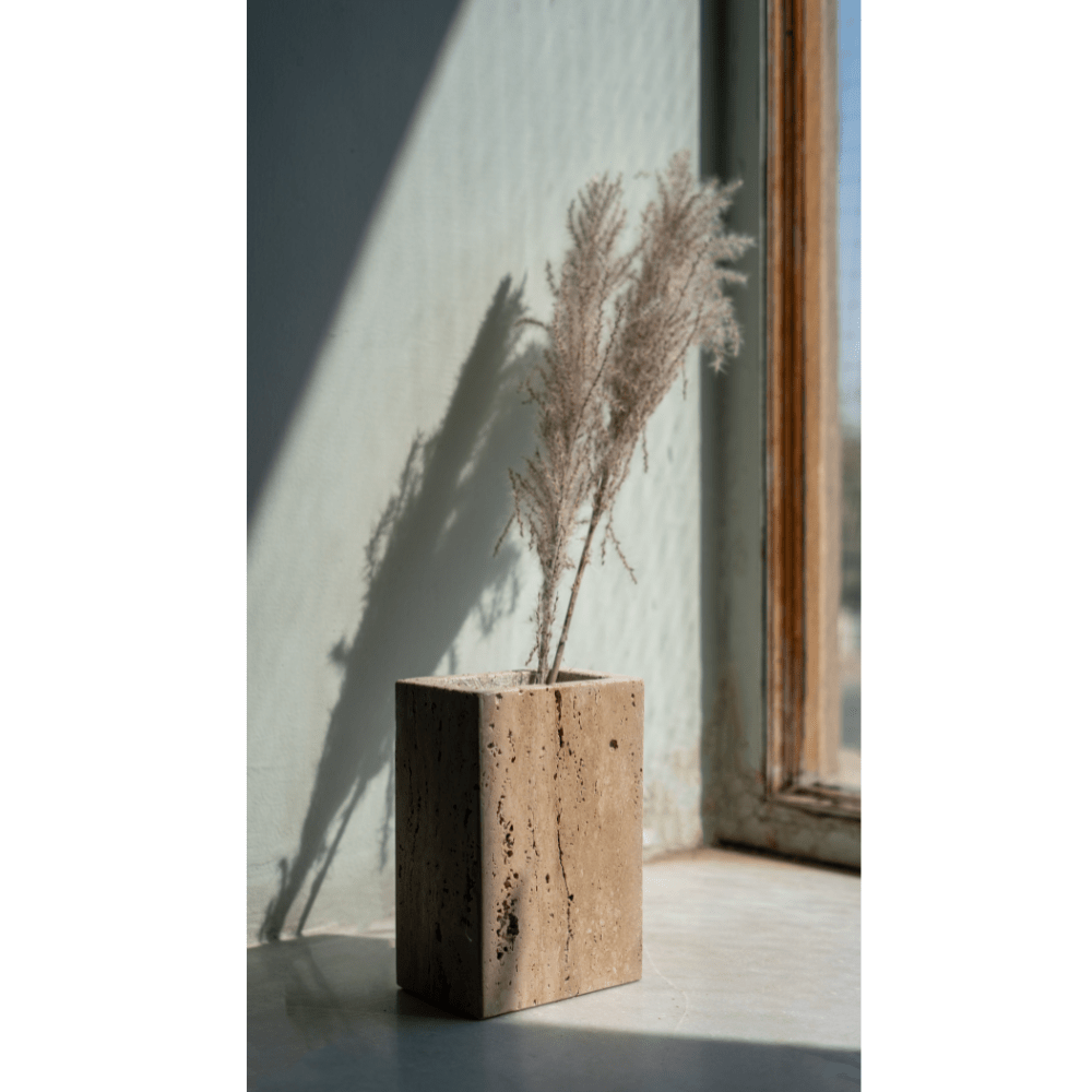 Vase Table Decors| Roots Furniture
