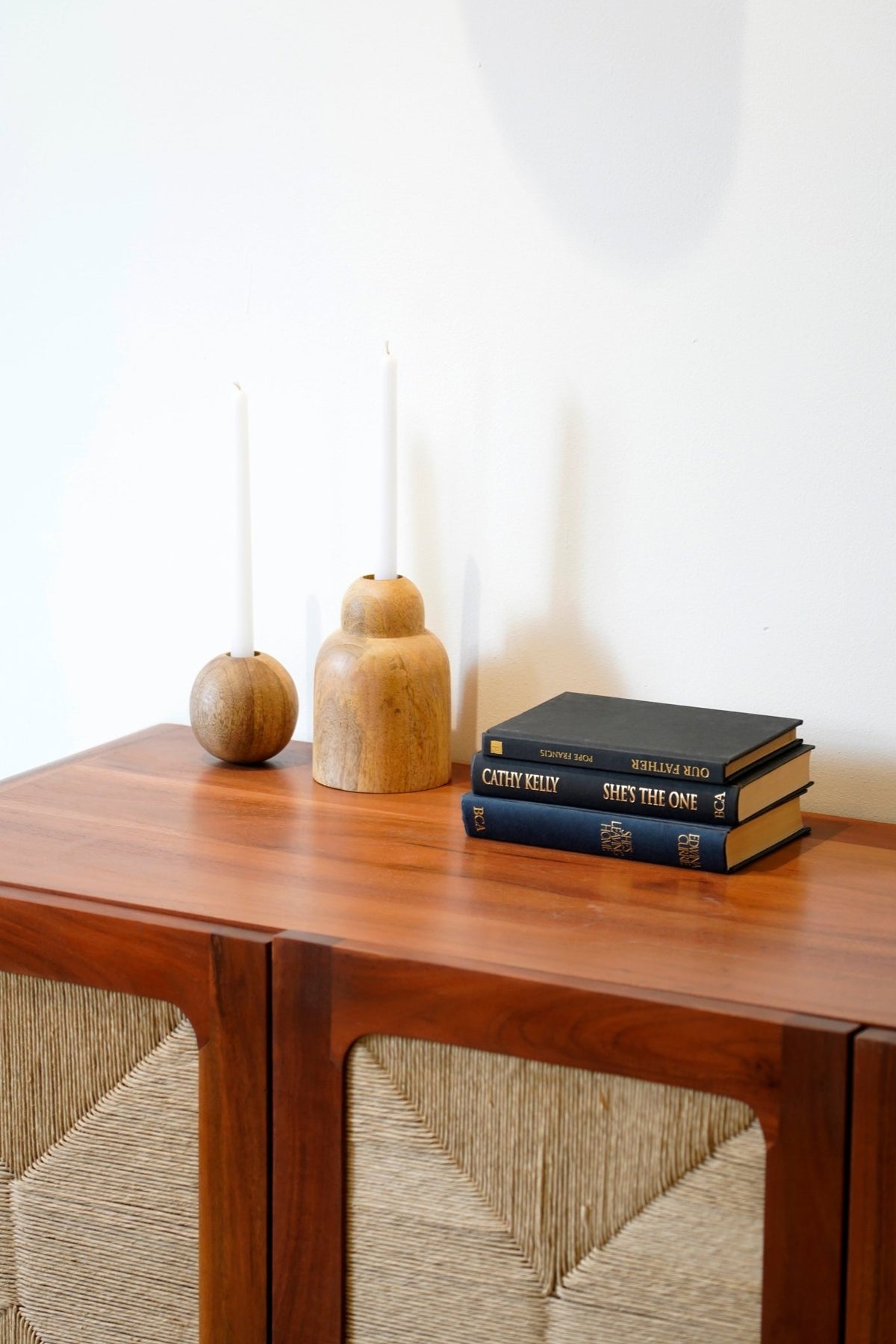 Vase Table Decors| Roots Furniture