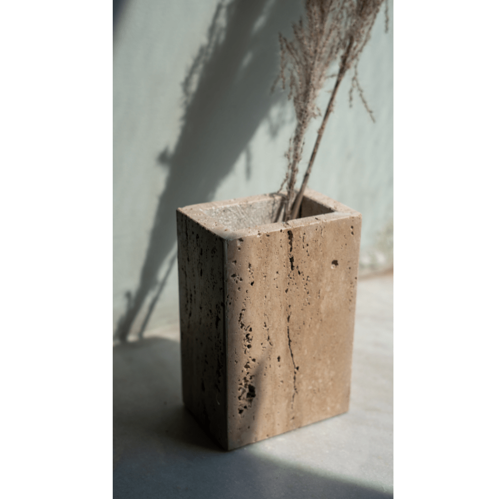 Vase Table Decors| Roots Furniture