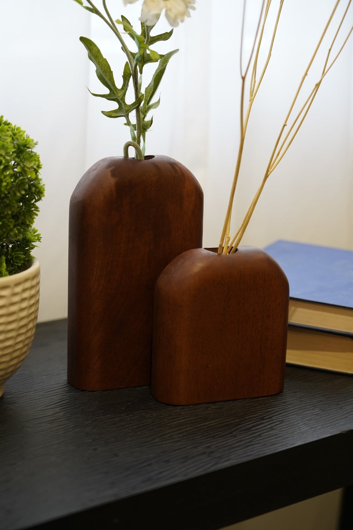 Vase Table Decors| Roots Furniture