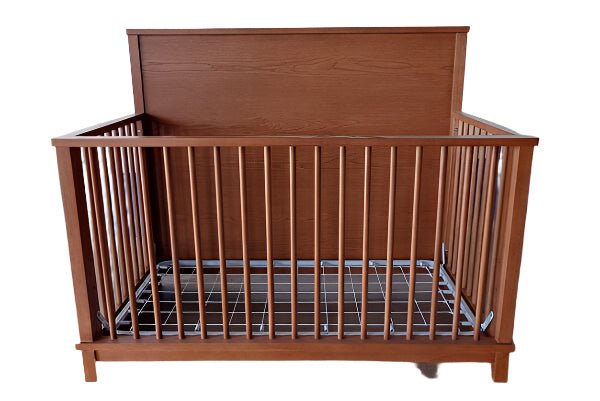 Wyller Crib with Guard Rail in Oak Kid Beds| Roots Furniture