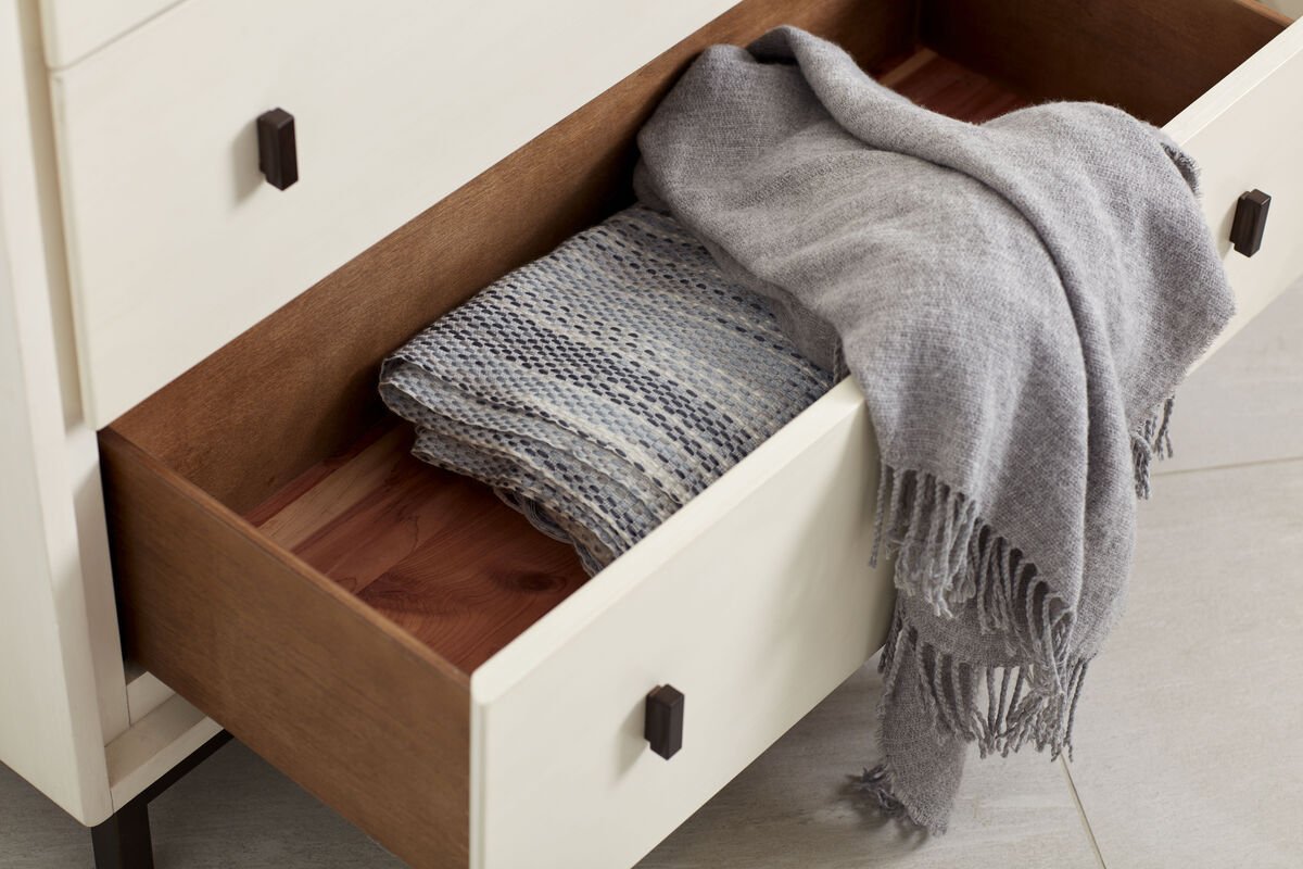 289 - Blanc - Drawer Chest Dressers| A.R.T. Furniture